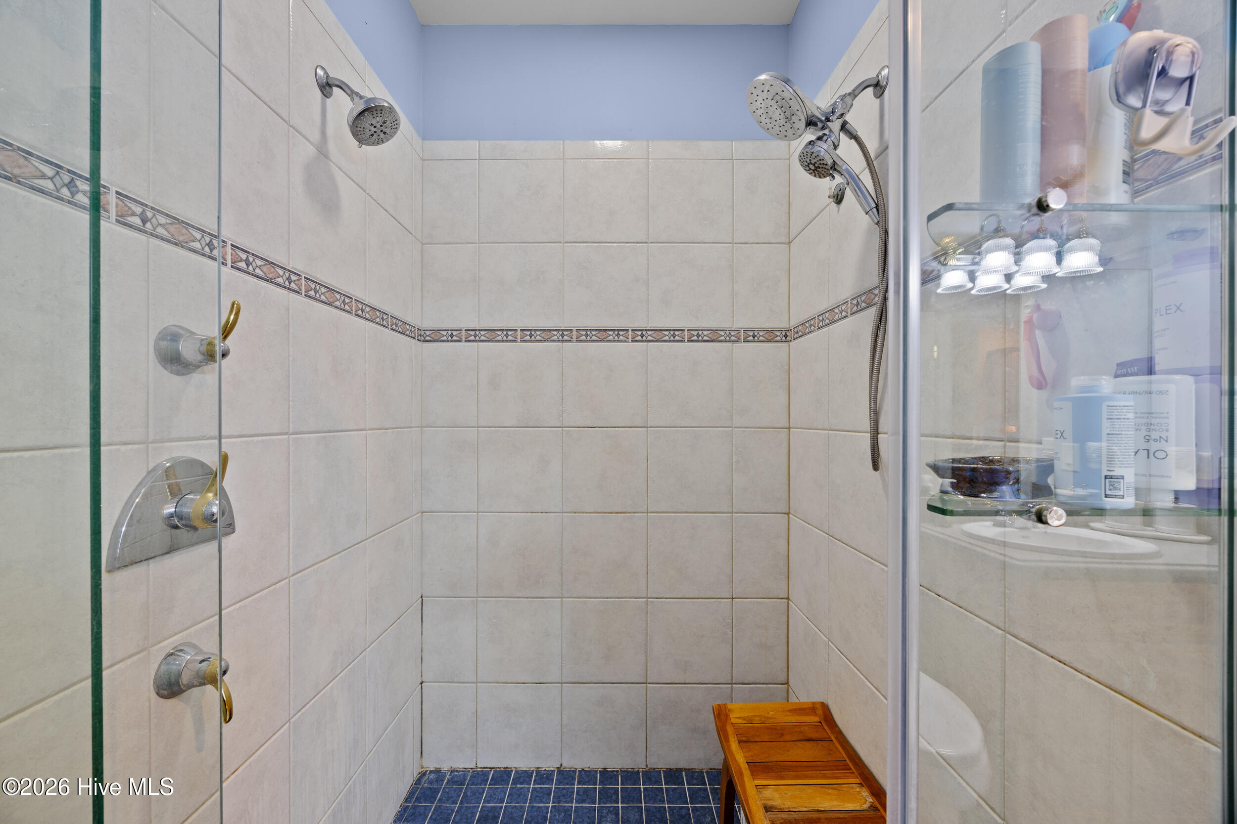 100548931 | Photo 30