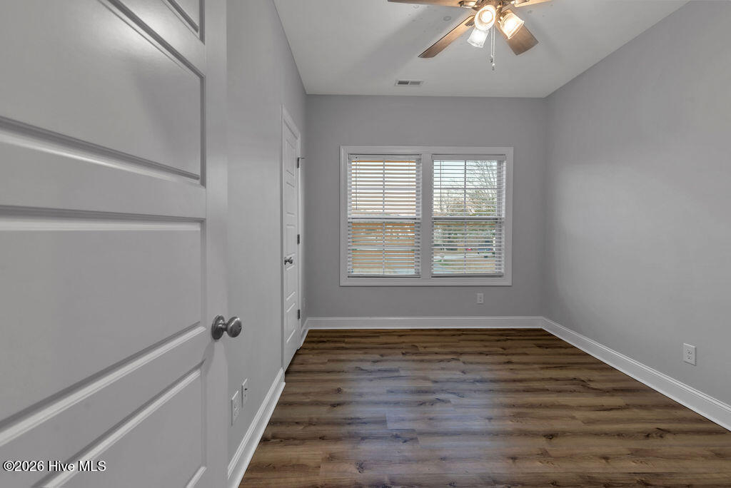 100548703 | Photo 20