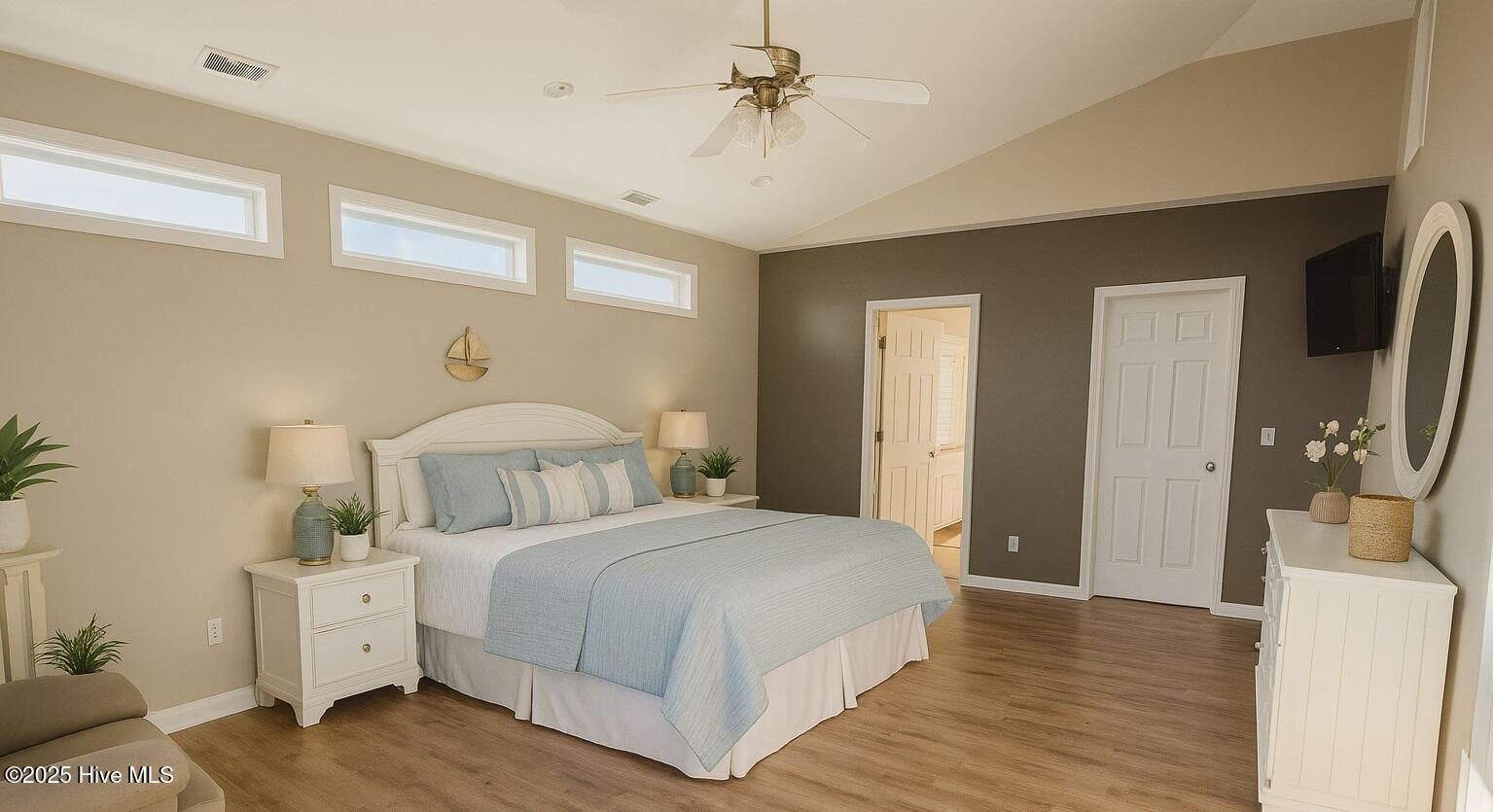 100546704 | Photo 12