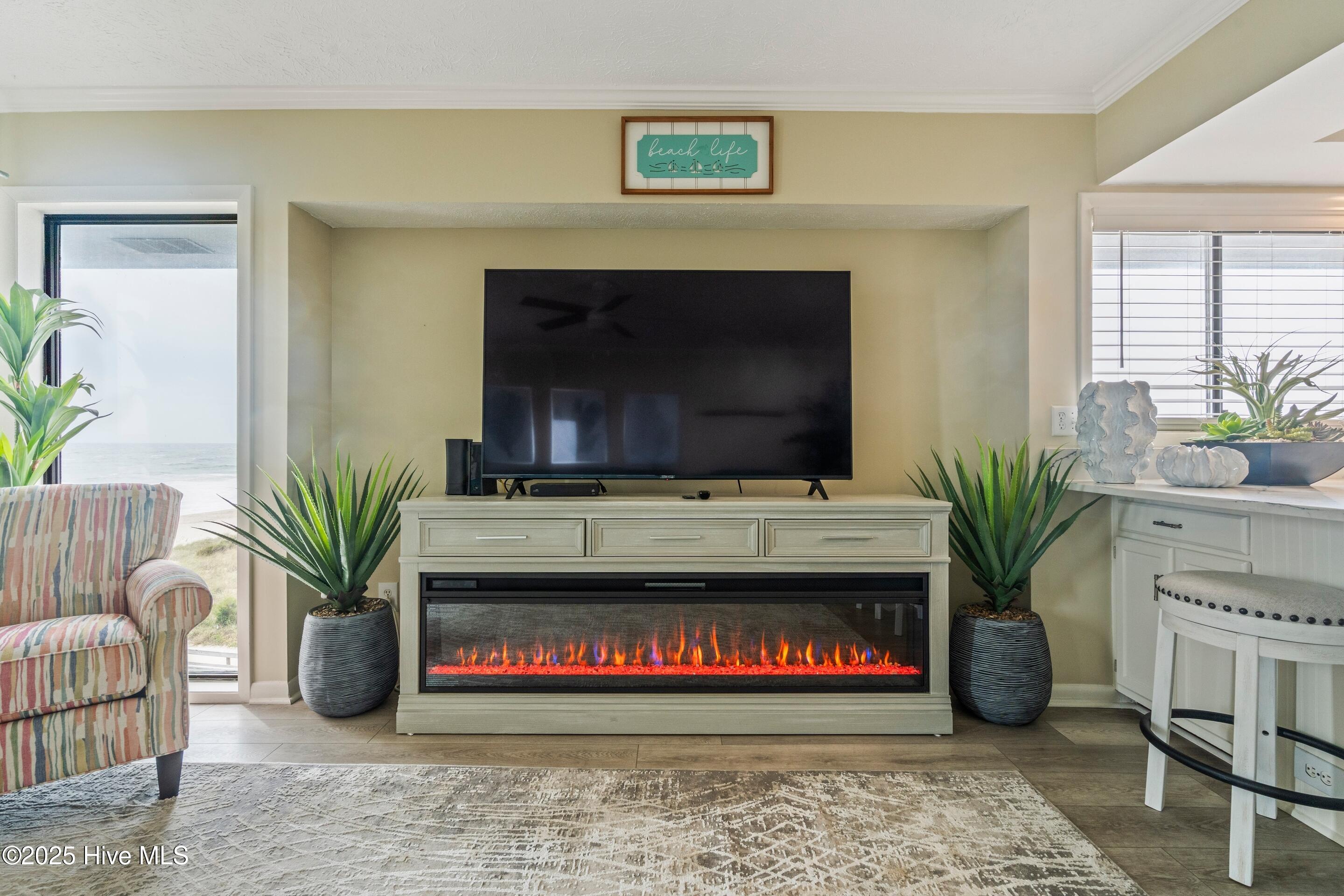 100536281 | Photo 11