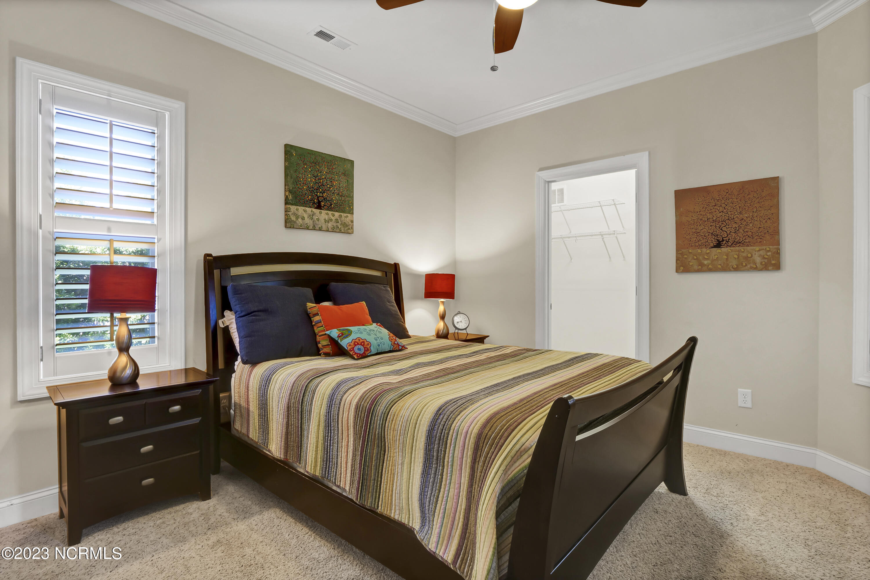 100555006 | Photo 18