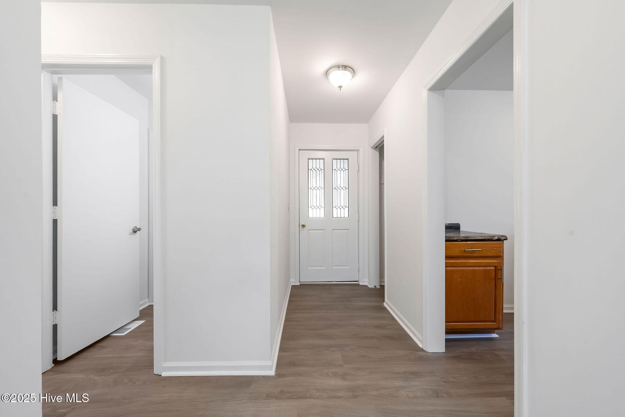 100522130 | Photo 23