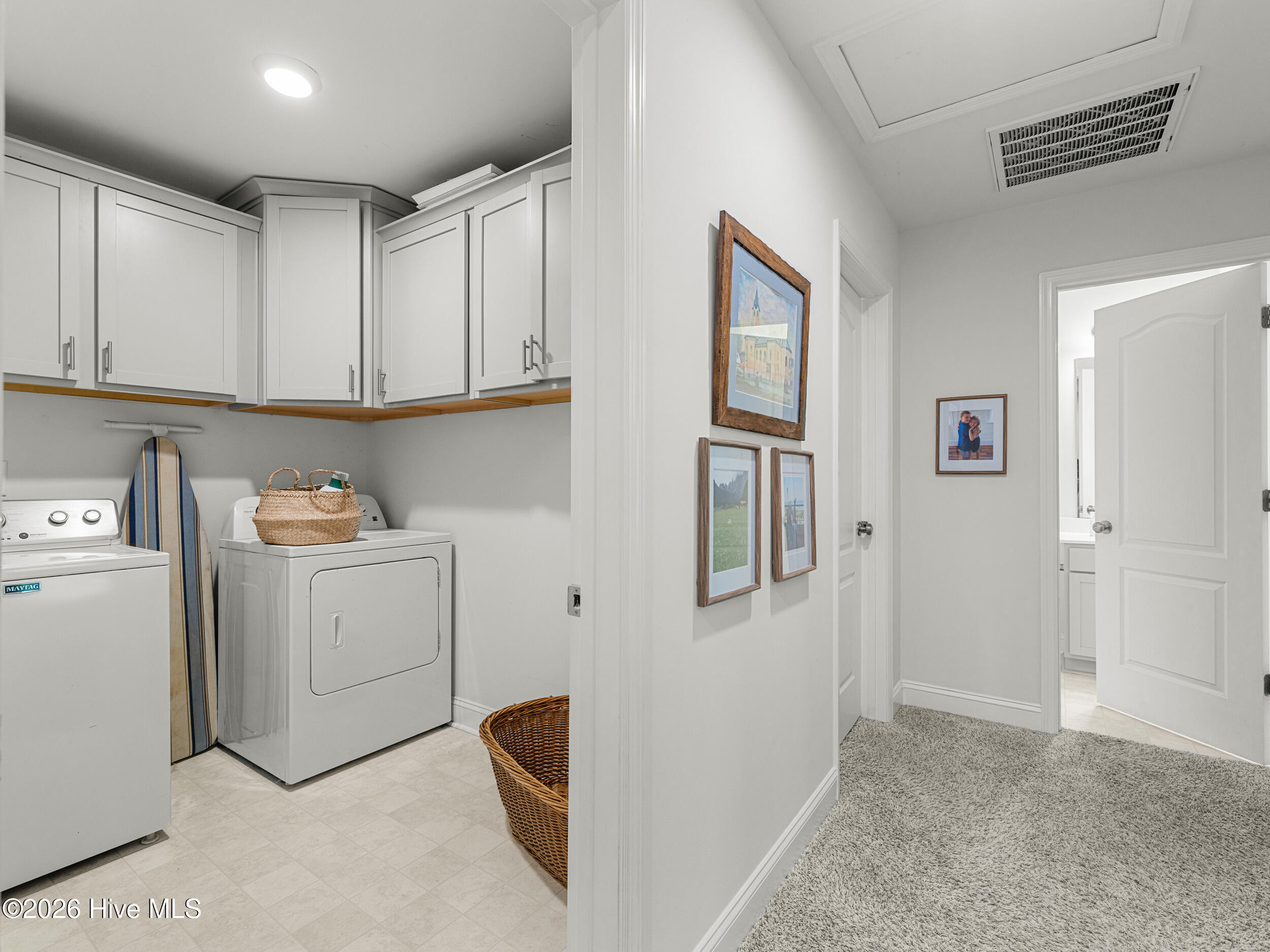 100558735 | Photo 34