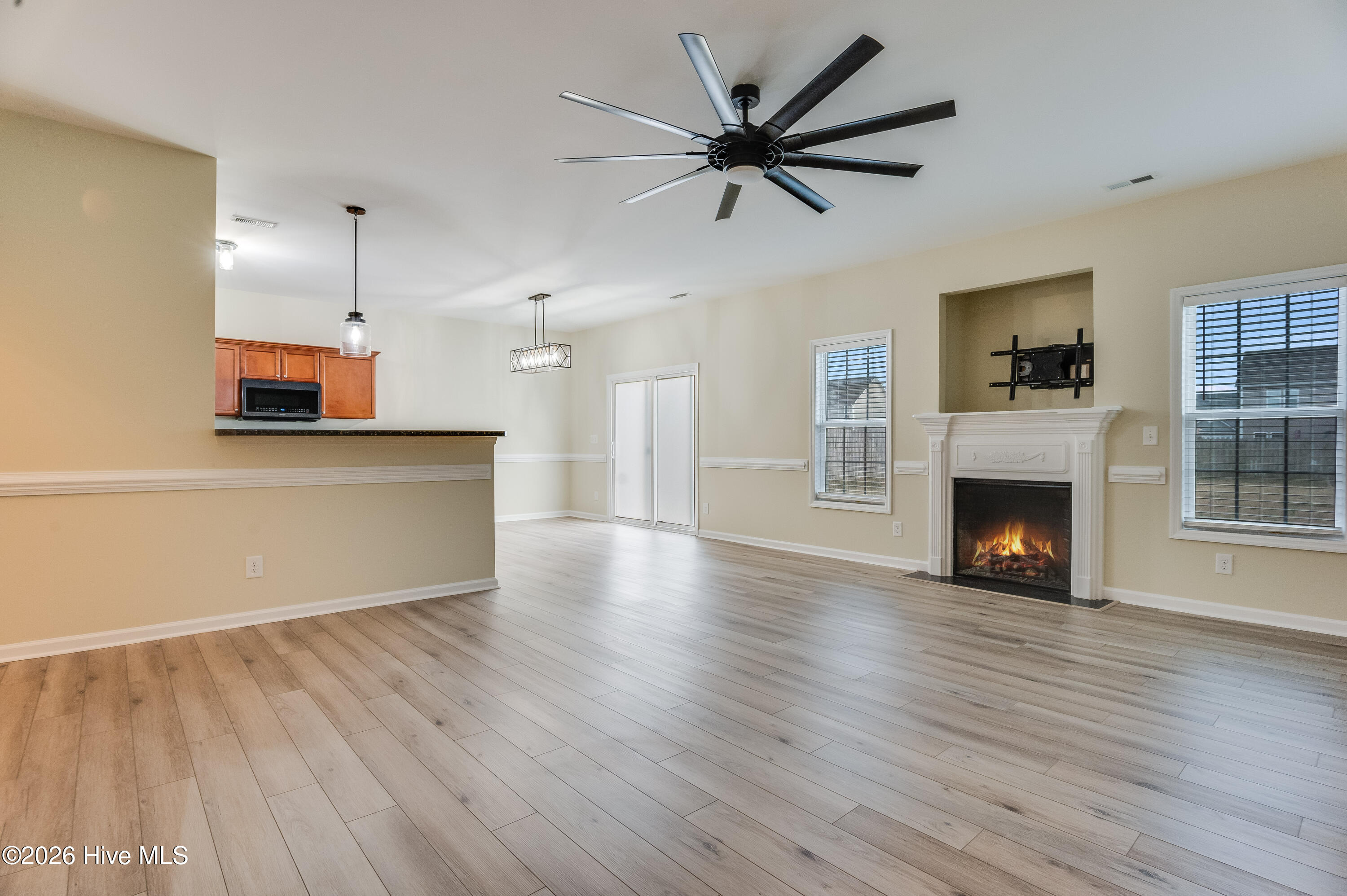 100545678 | Photo 10