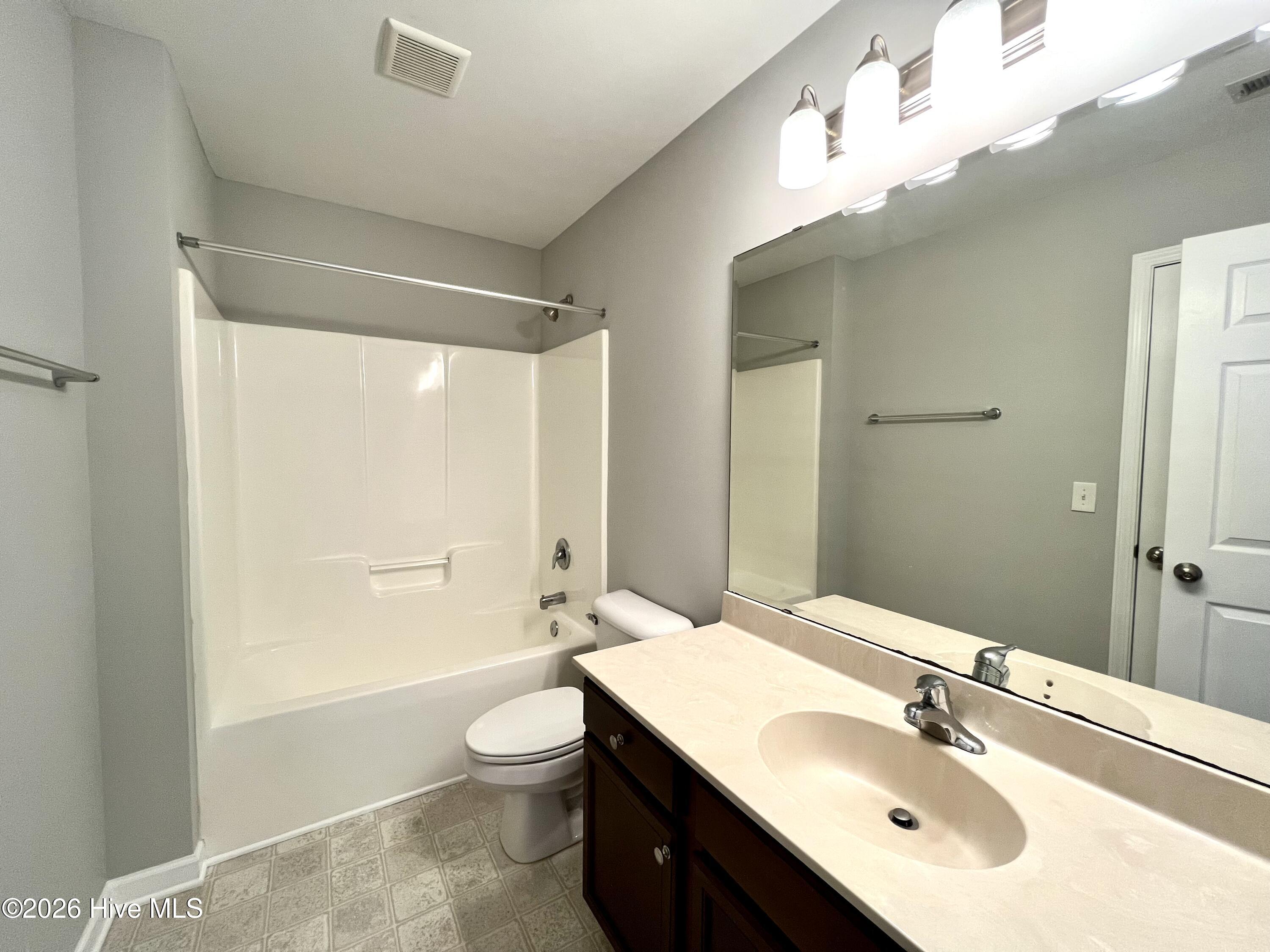 100568625 | Photo 17