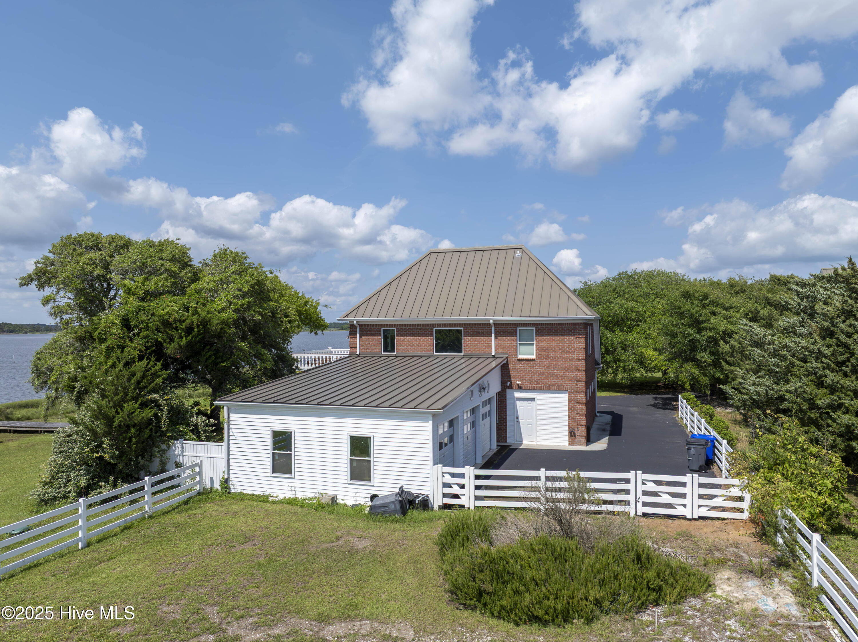 100512986 | Photo 56