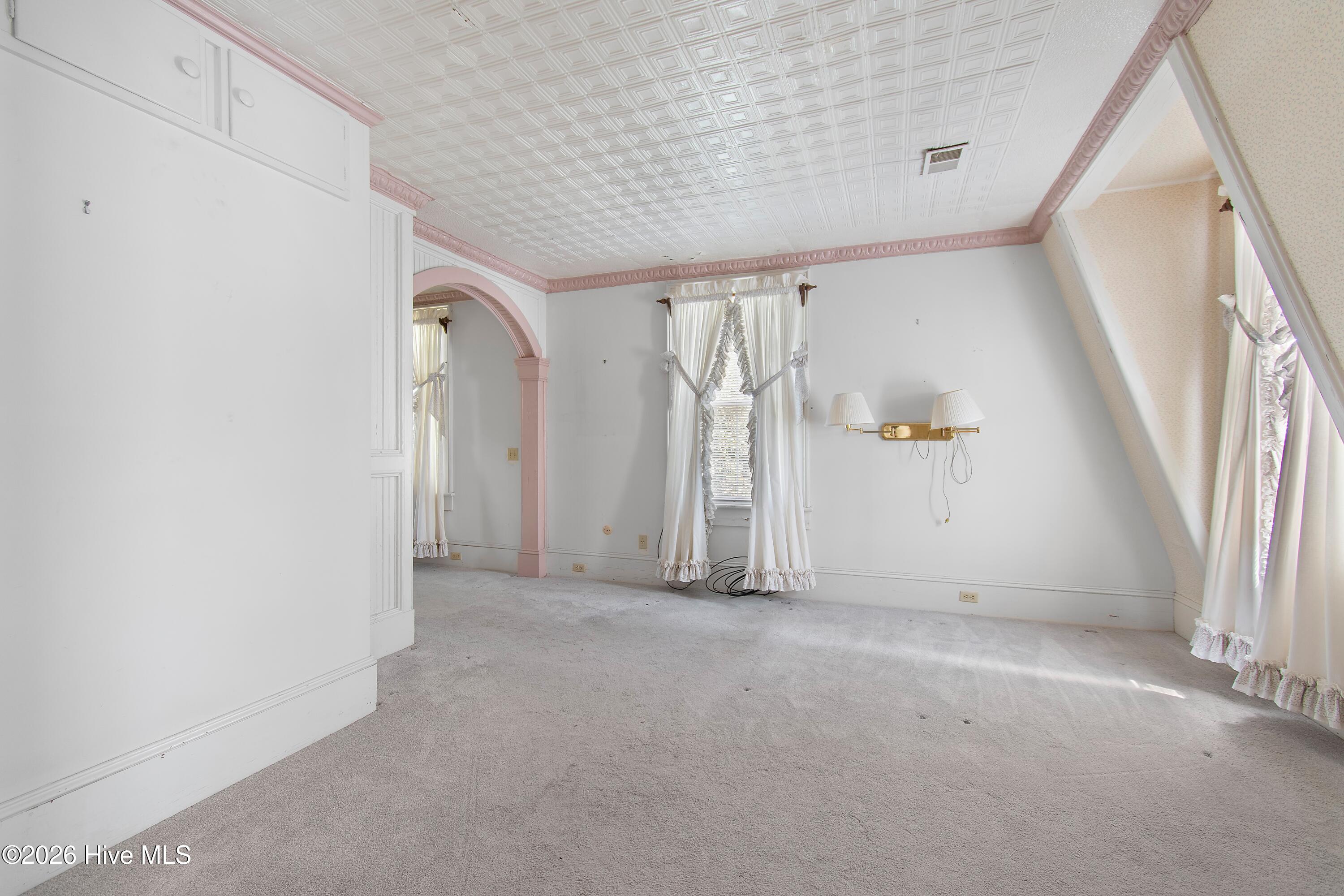 100566206 | Photo 40