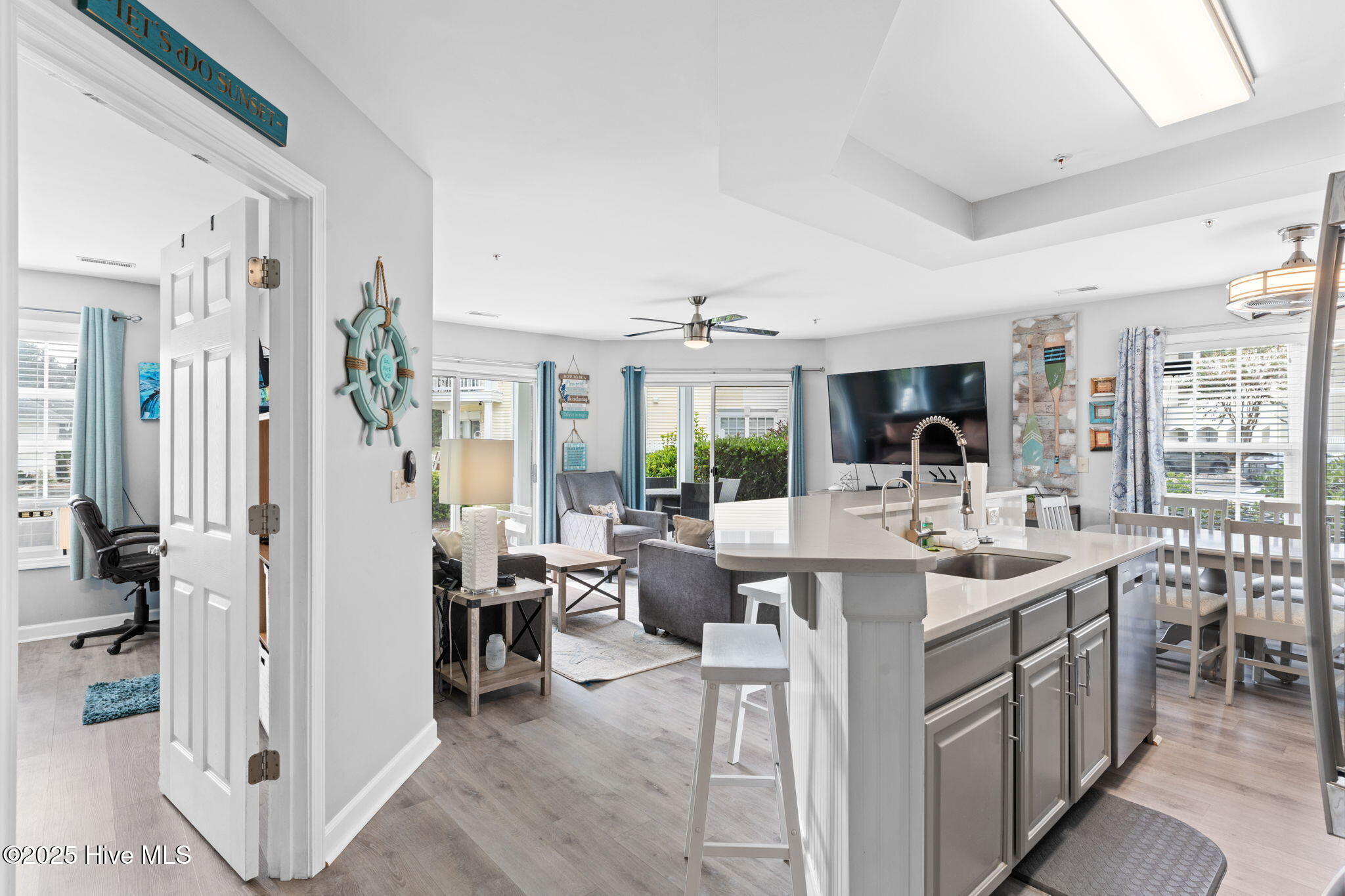 100538778 | Photo 28