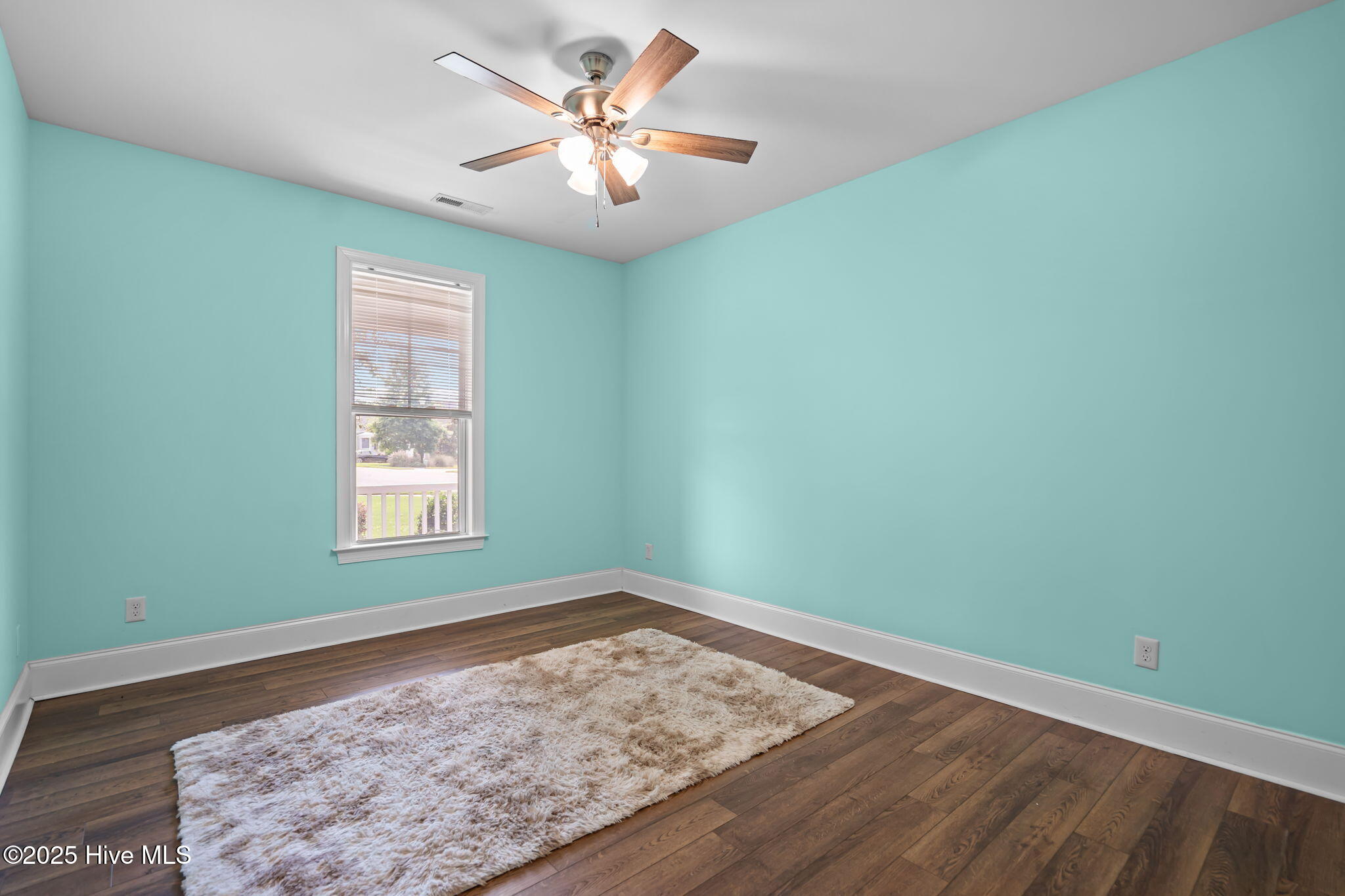 100525866 | Photo 27