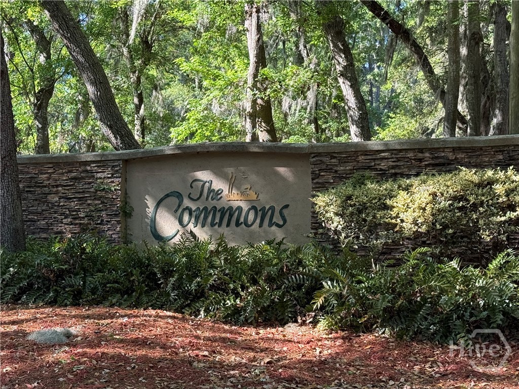 Homes for sale in Savannah, GA | 401 N Cromwell Rd, Savannah, GA 31410