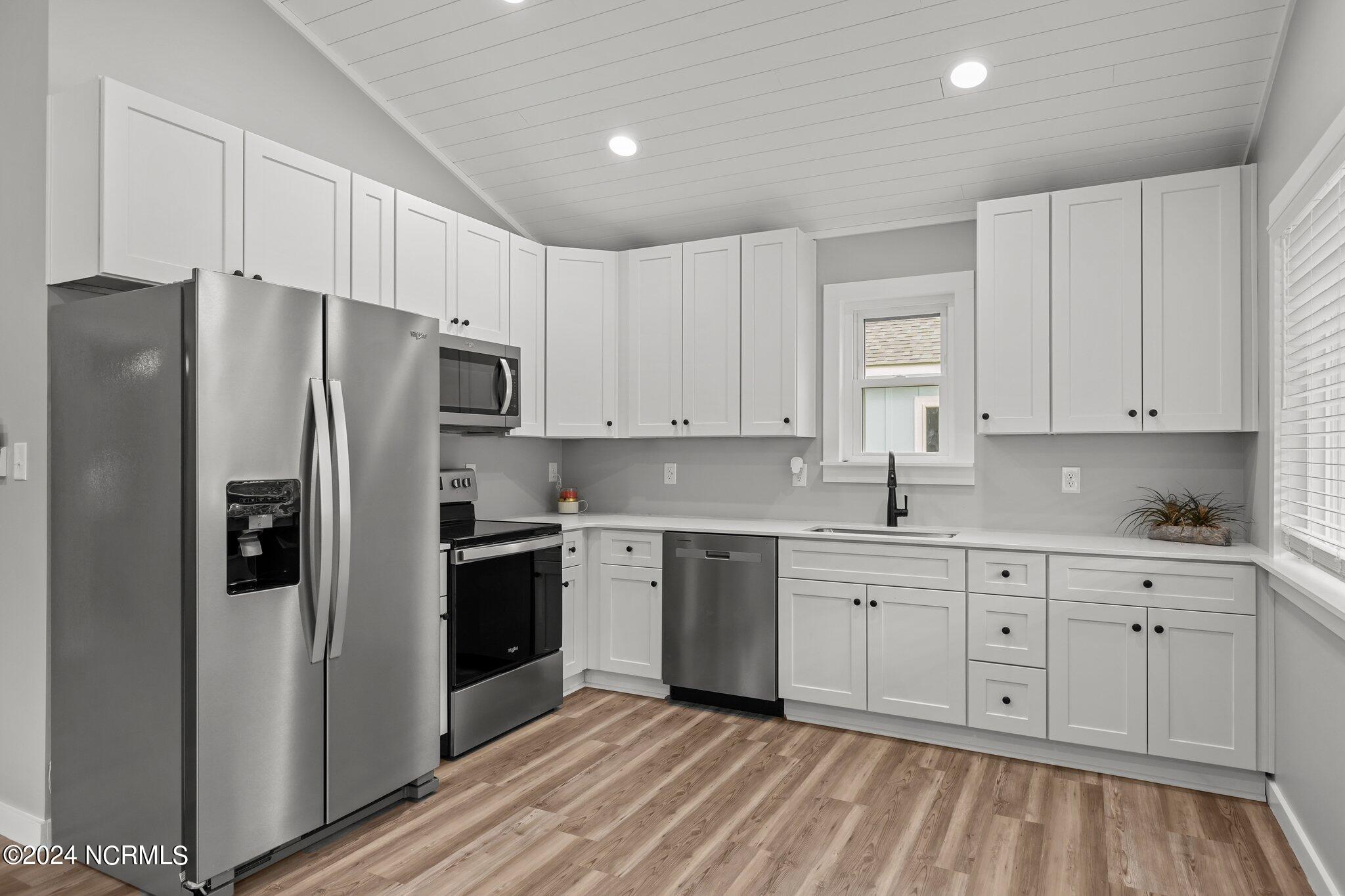 100538380 | Photo 18