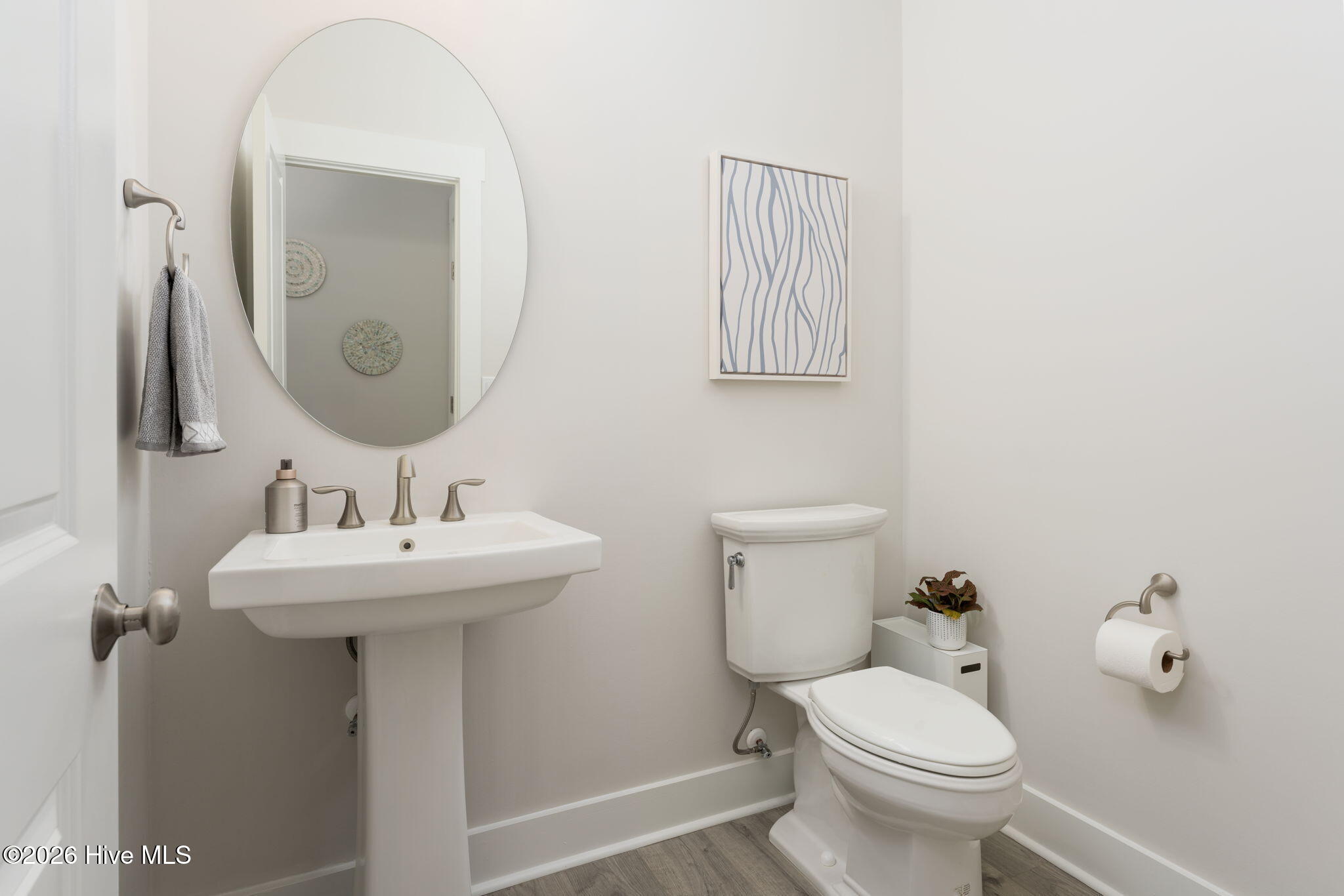 100564713 | Photo 26