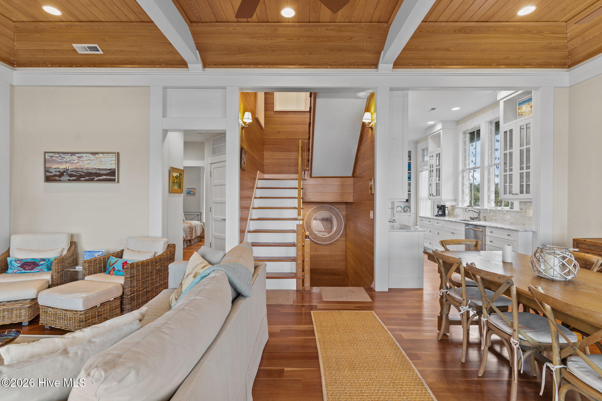 100555119 | Photo 22