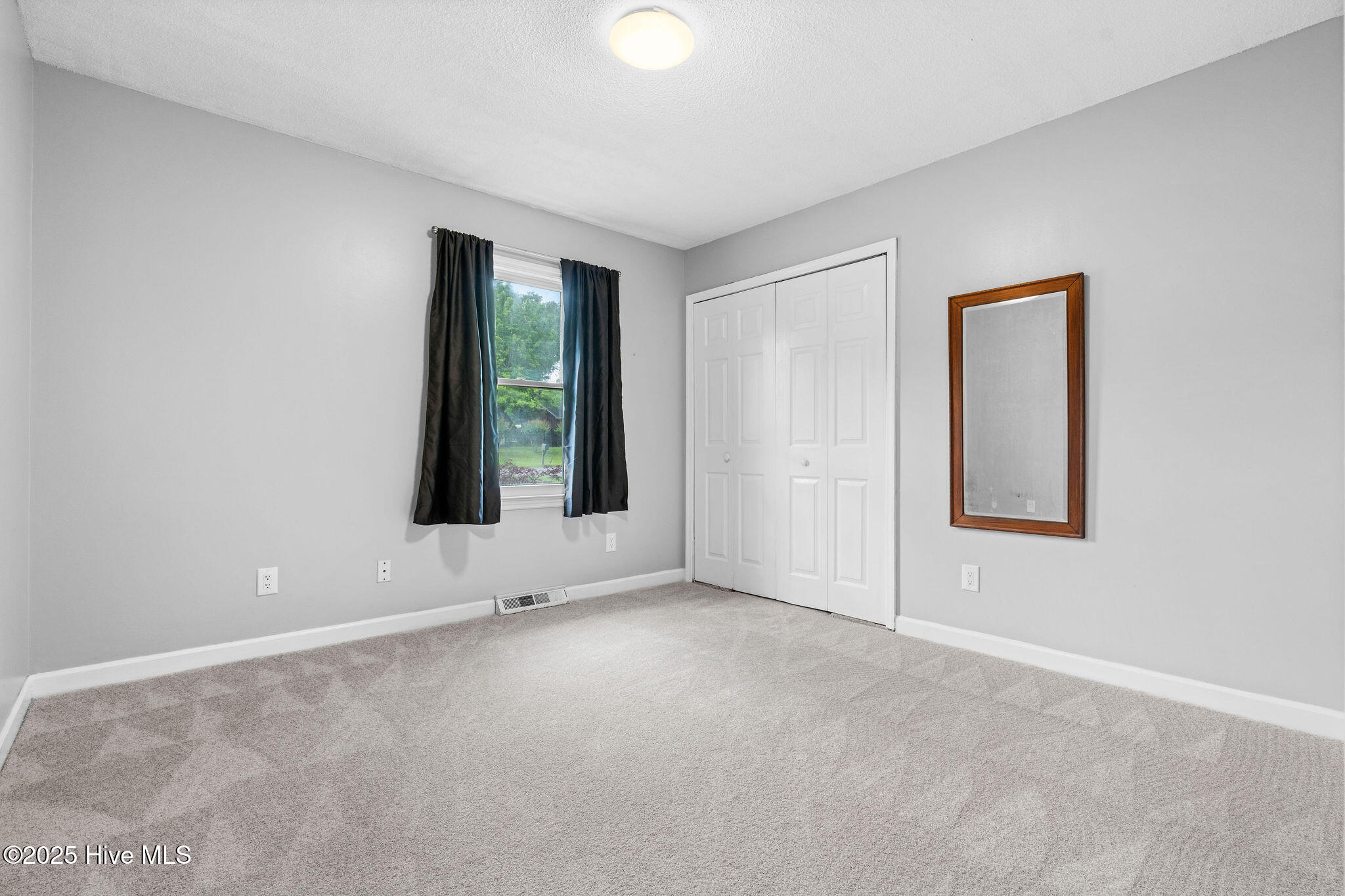 100556030 | Photo 44