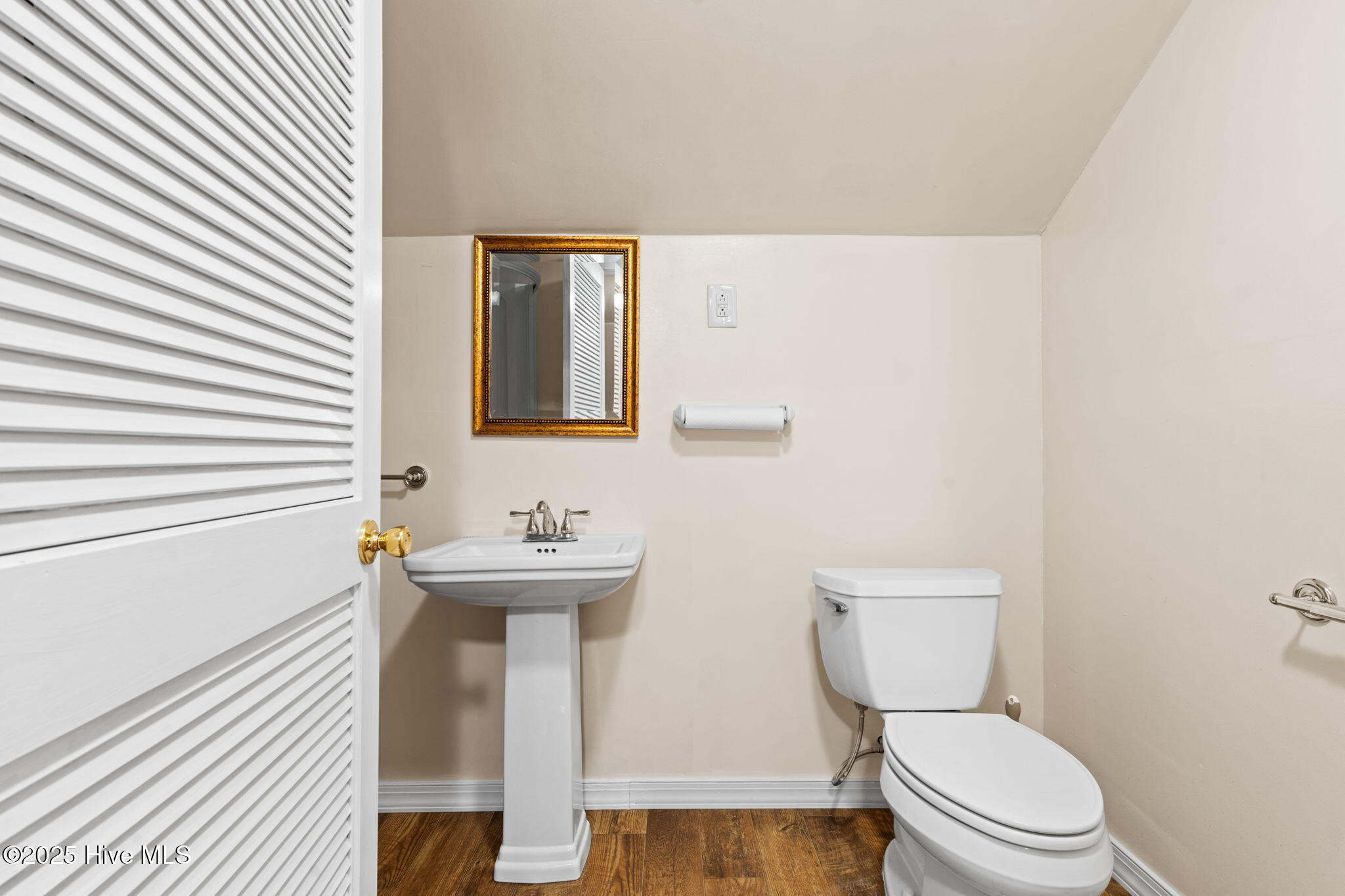 100526462 | Photo 57