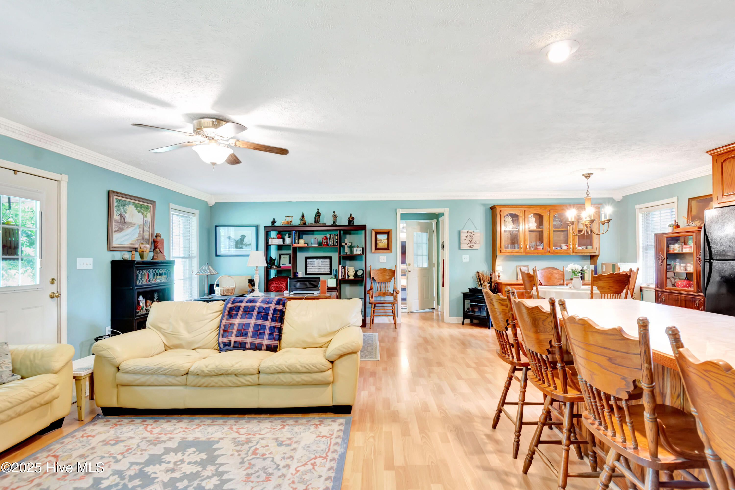 100523572 | Photo 11