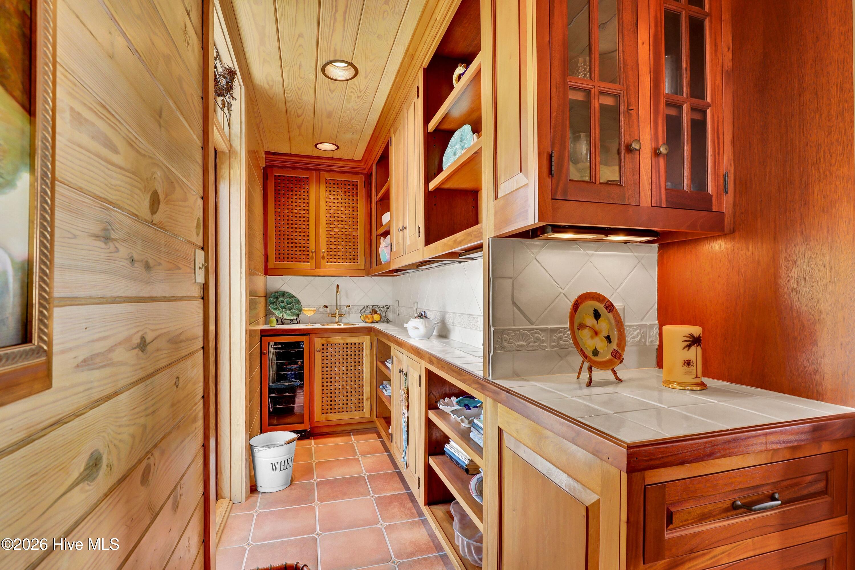 100558553 | Photo 23