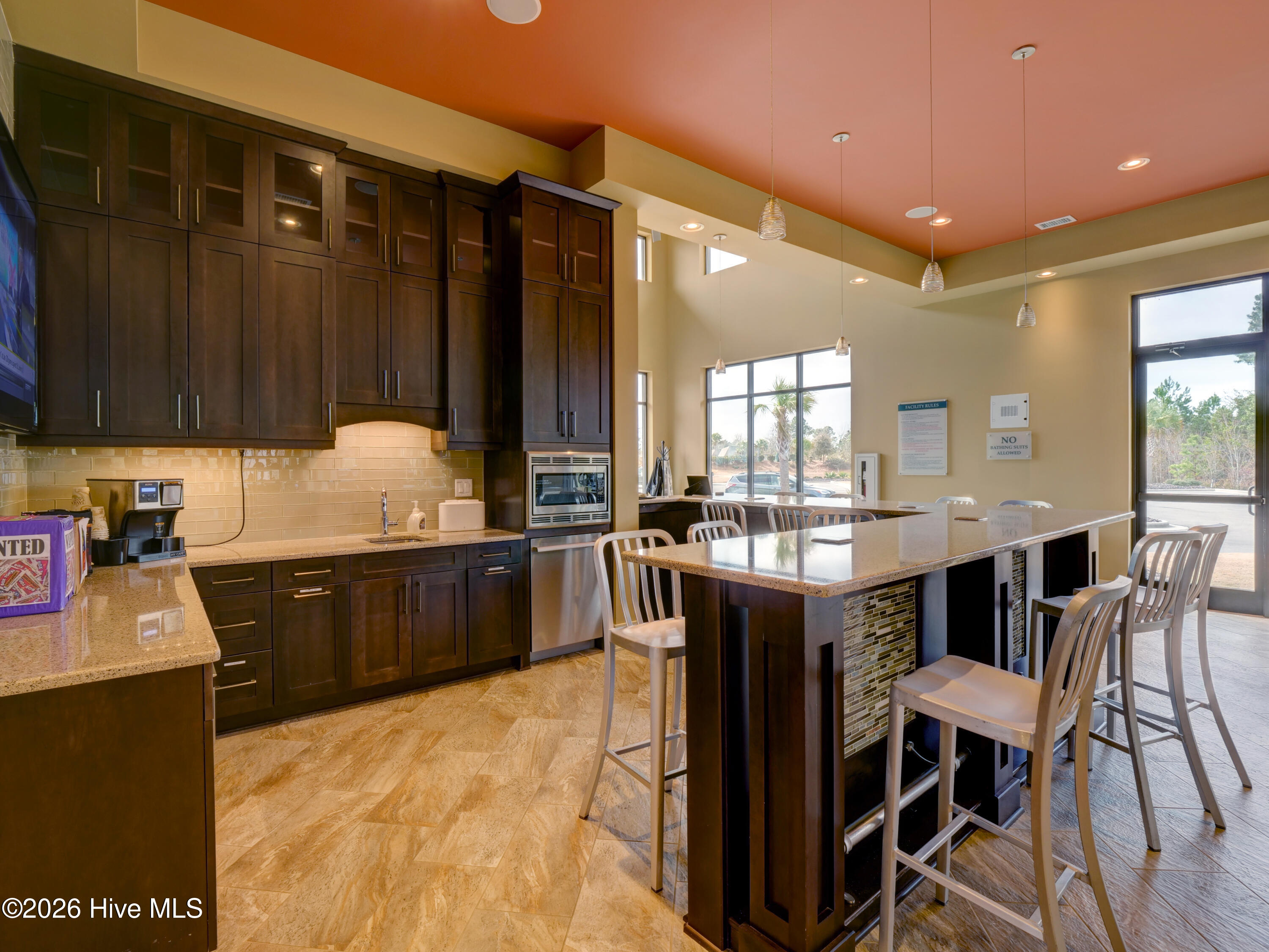 100554141 | Photo 54