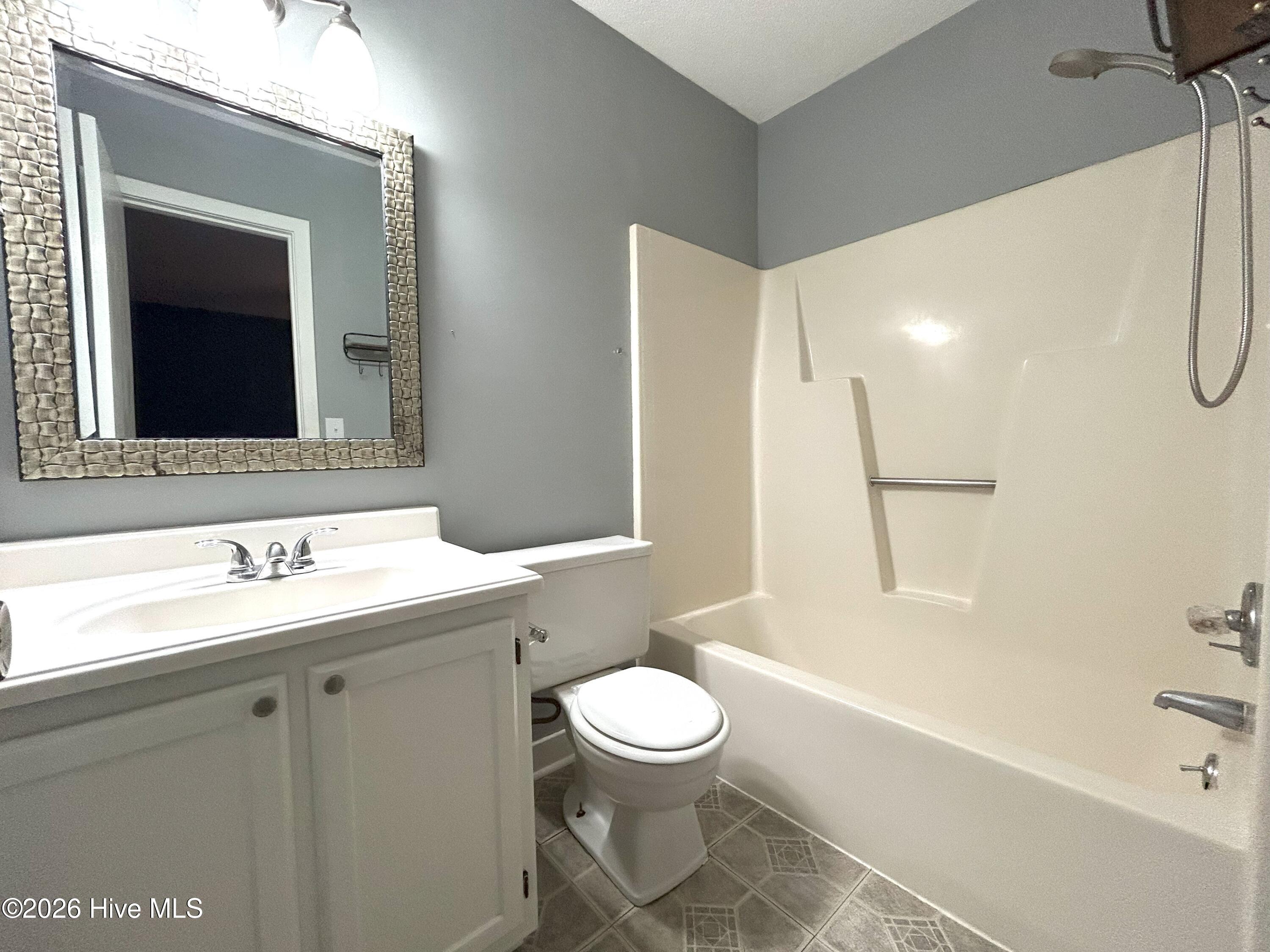 100557672 | Photo 13