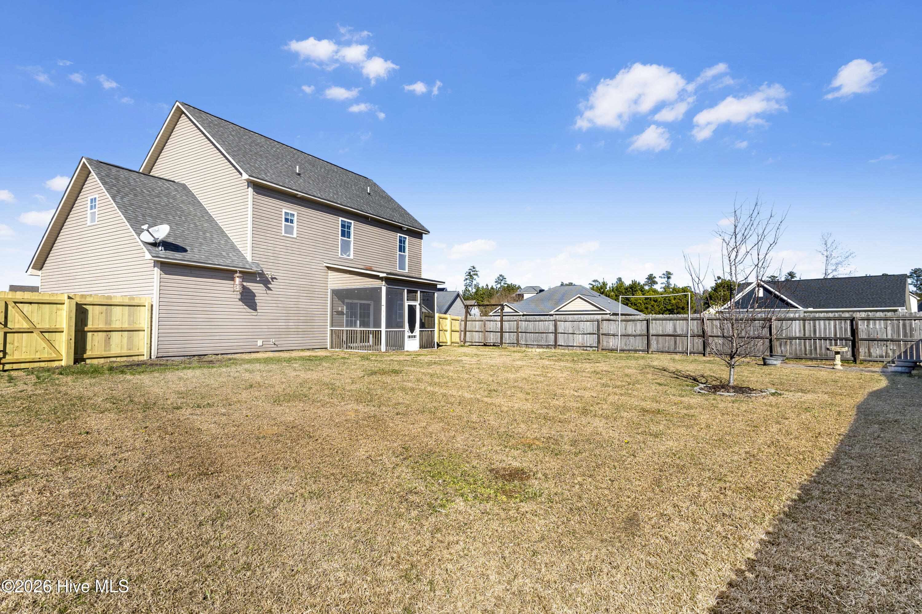 100552457 | Photo 33