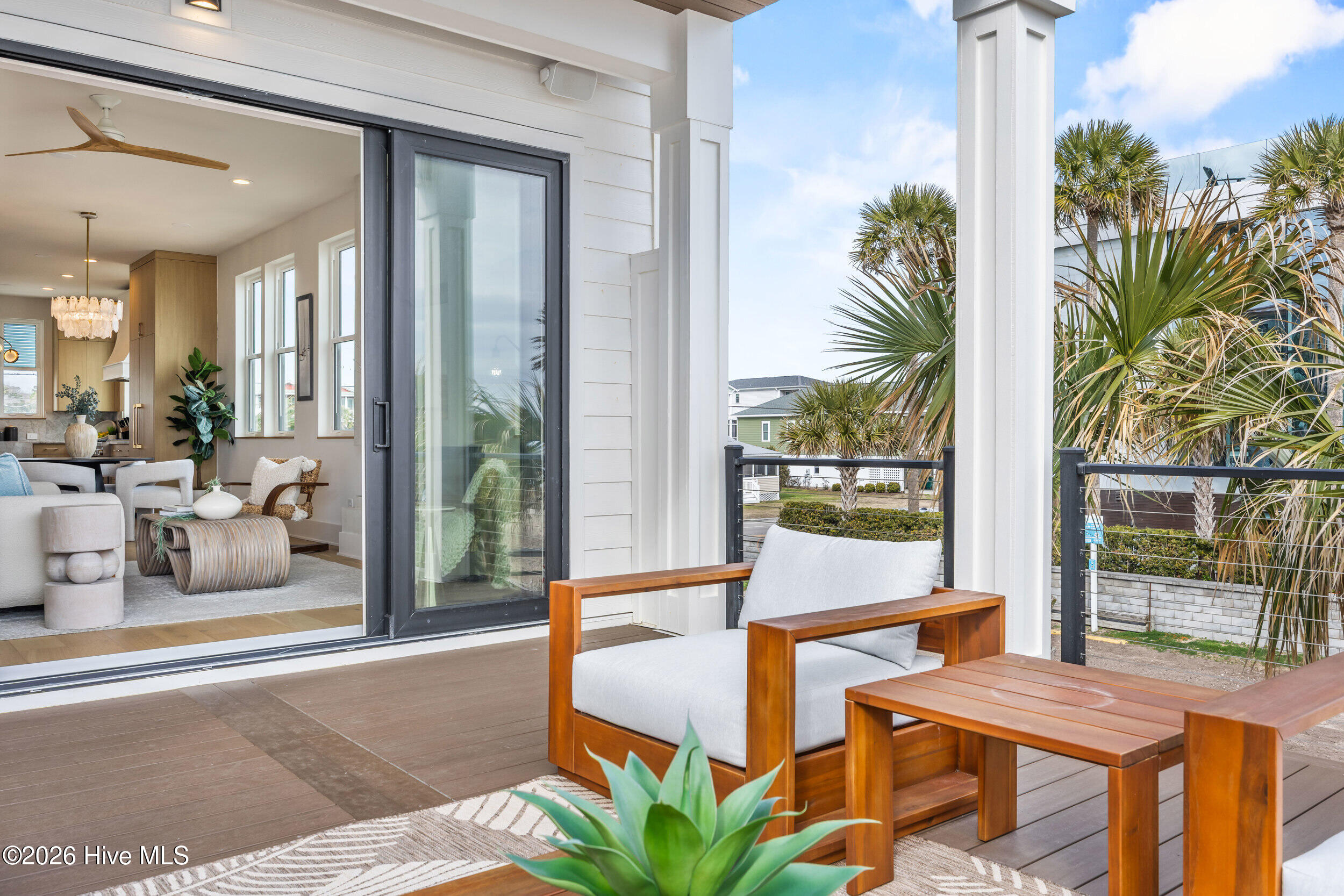 100544110 | Photo 19