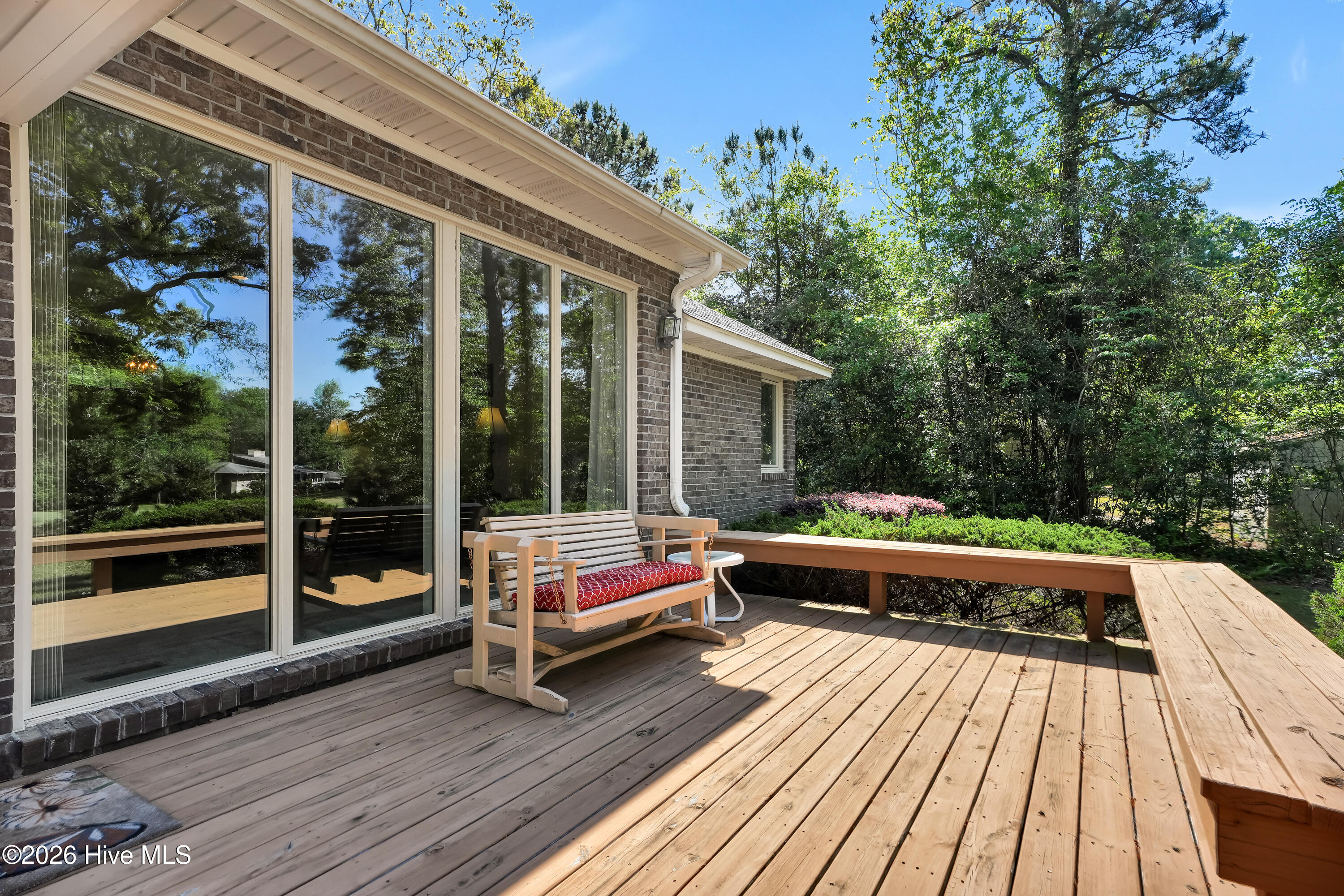 100567703 | Photo 30