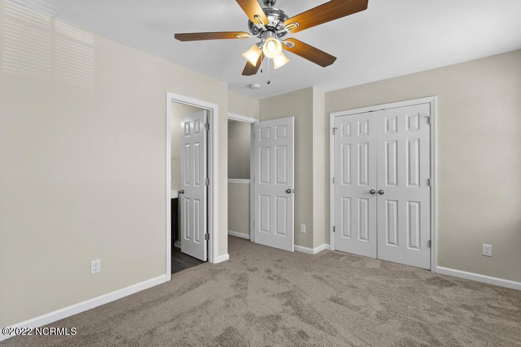 100568996 | Photo 16