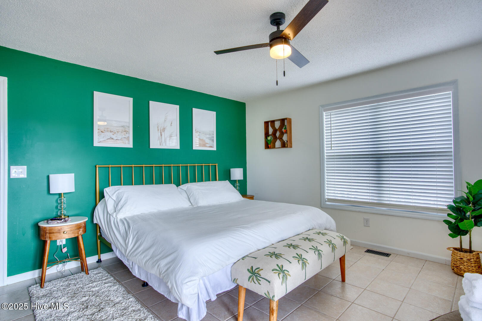 100535257 | Photo 16