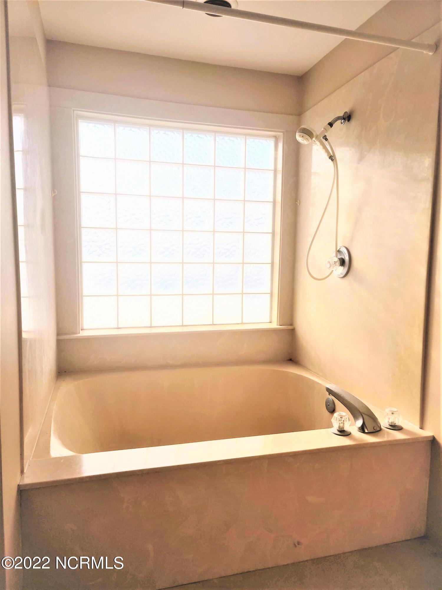 100546832 | Photo 21