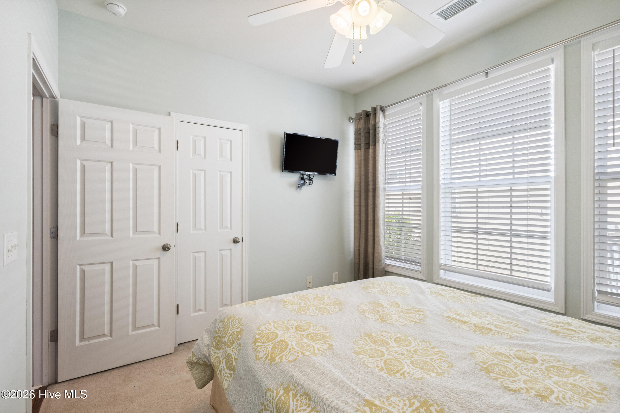 100565406 | Photo 28