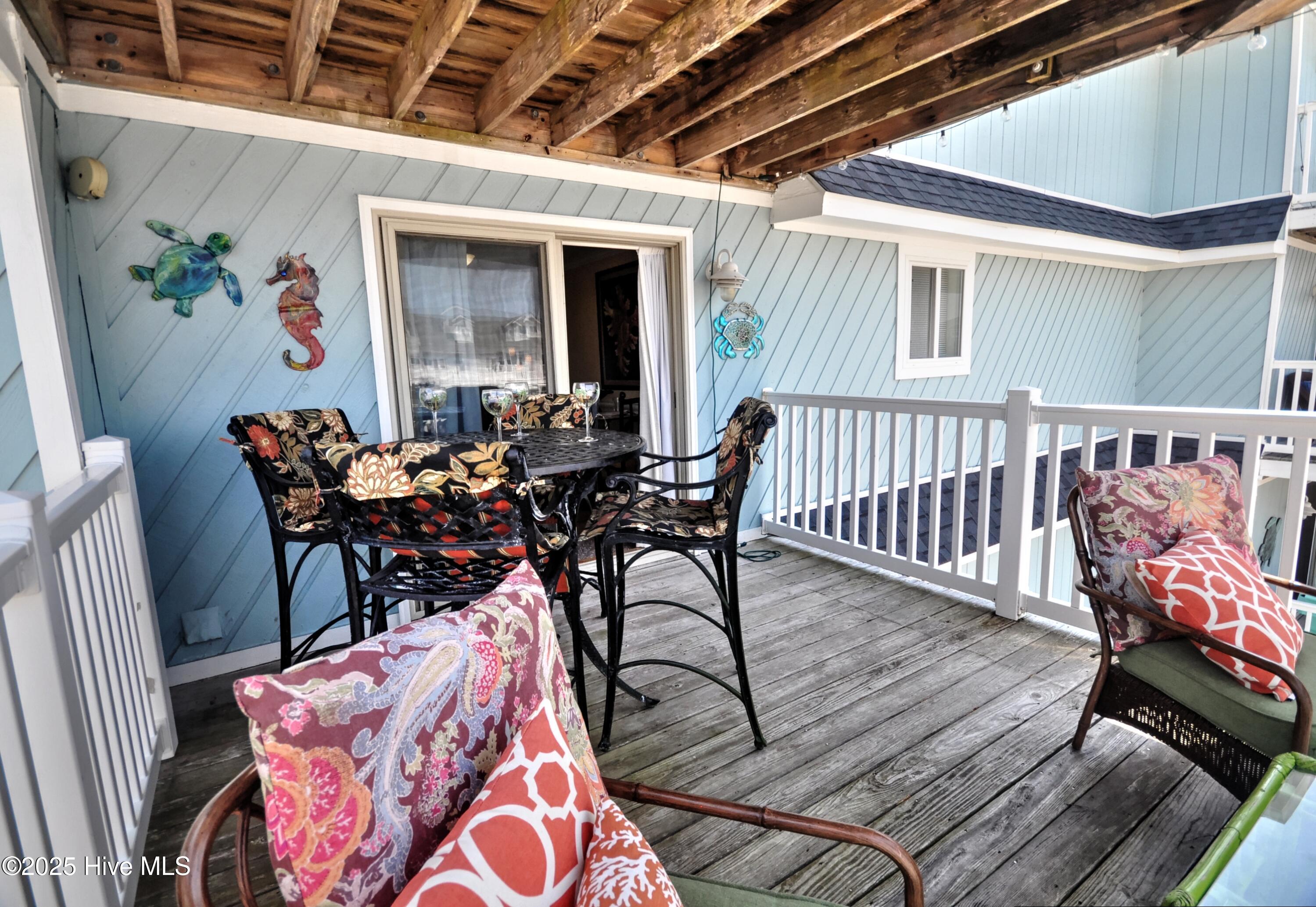 100511603 | Photo 18