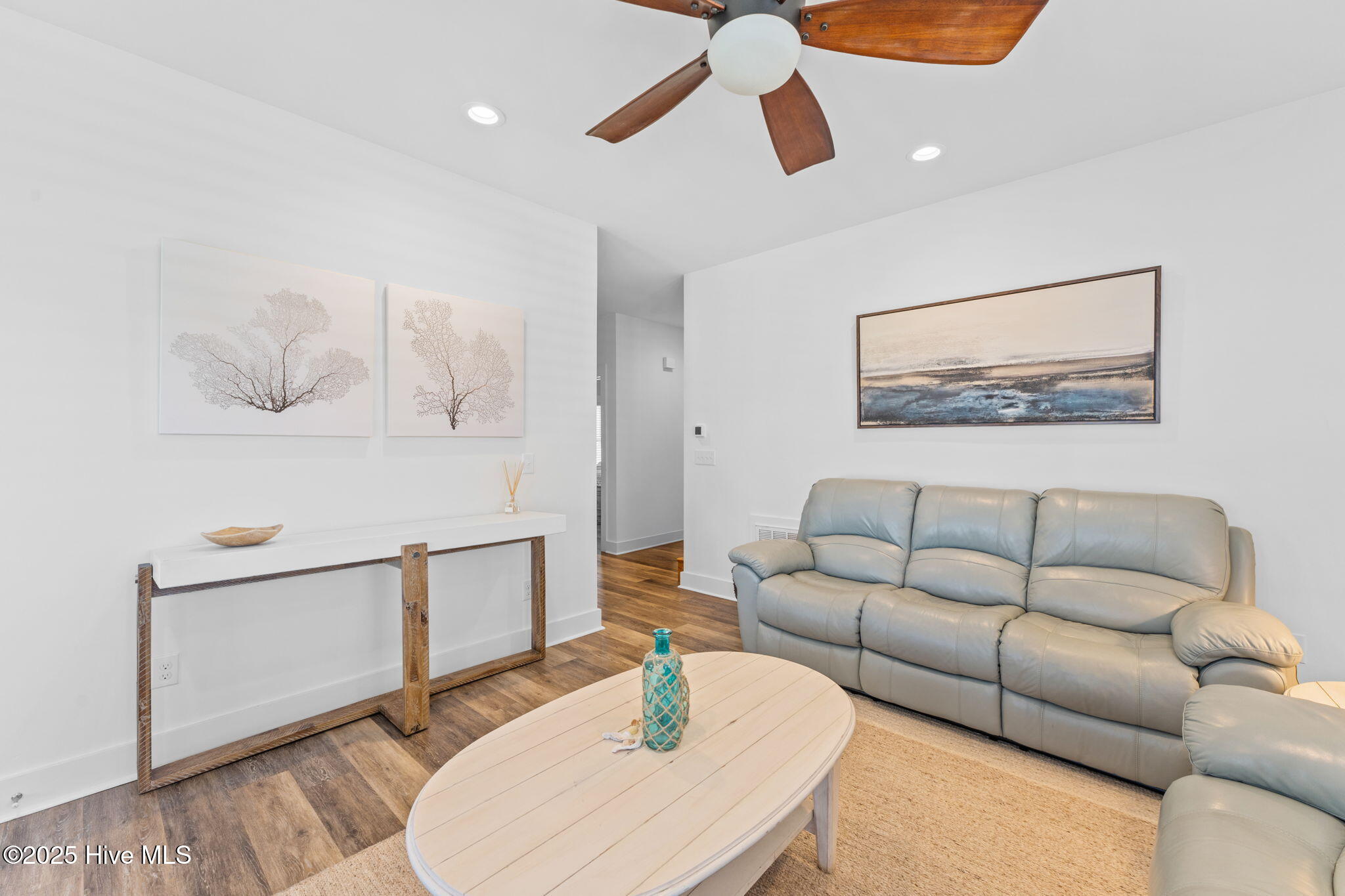 100514865 | Photo 56