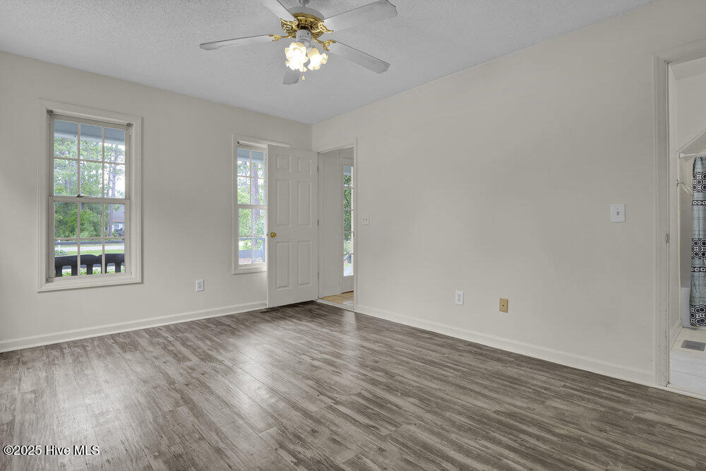 100513227 | Photo 17