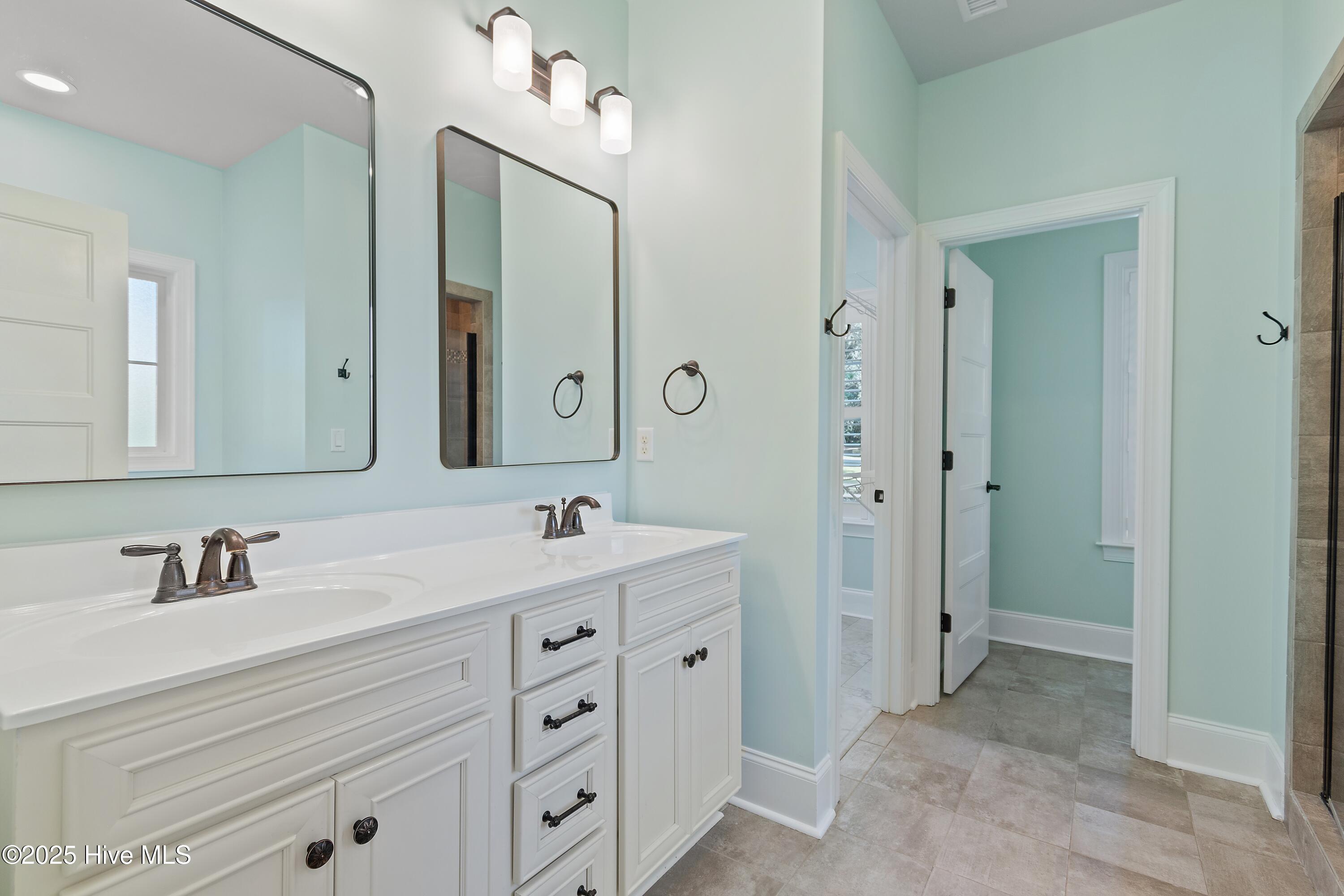 100534757 | Photo 21