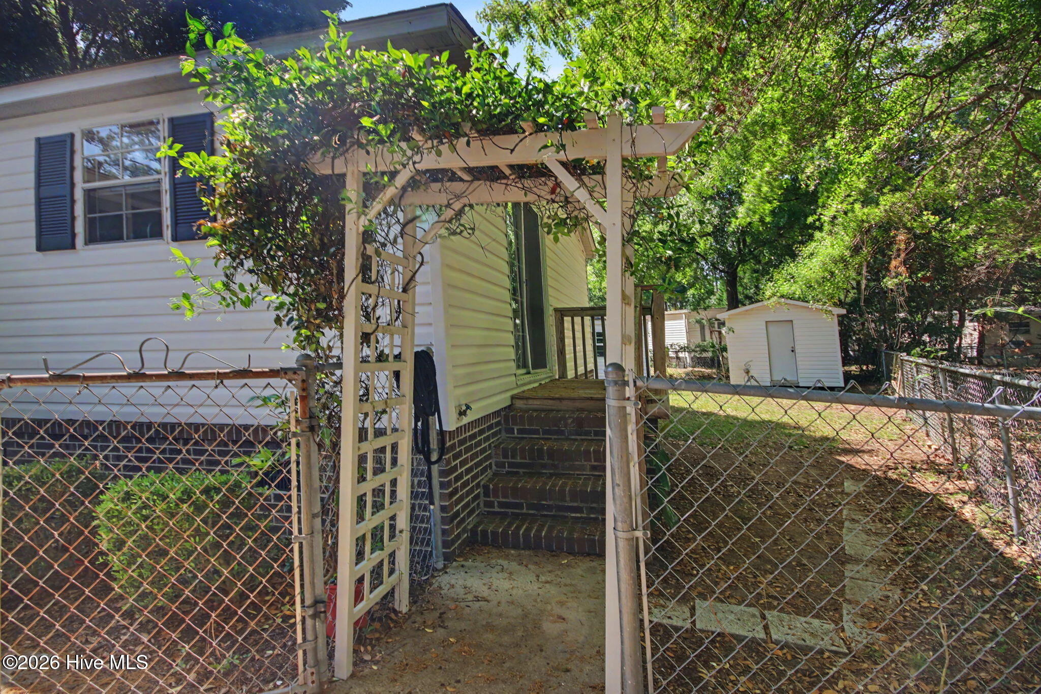 100568014 | Photo 17