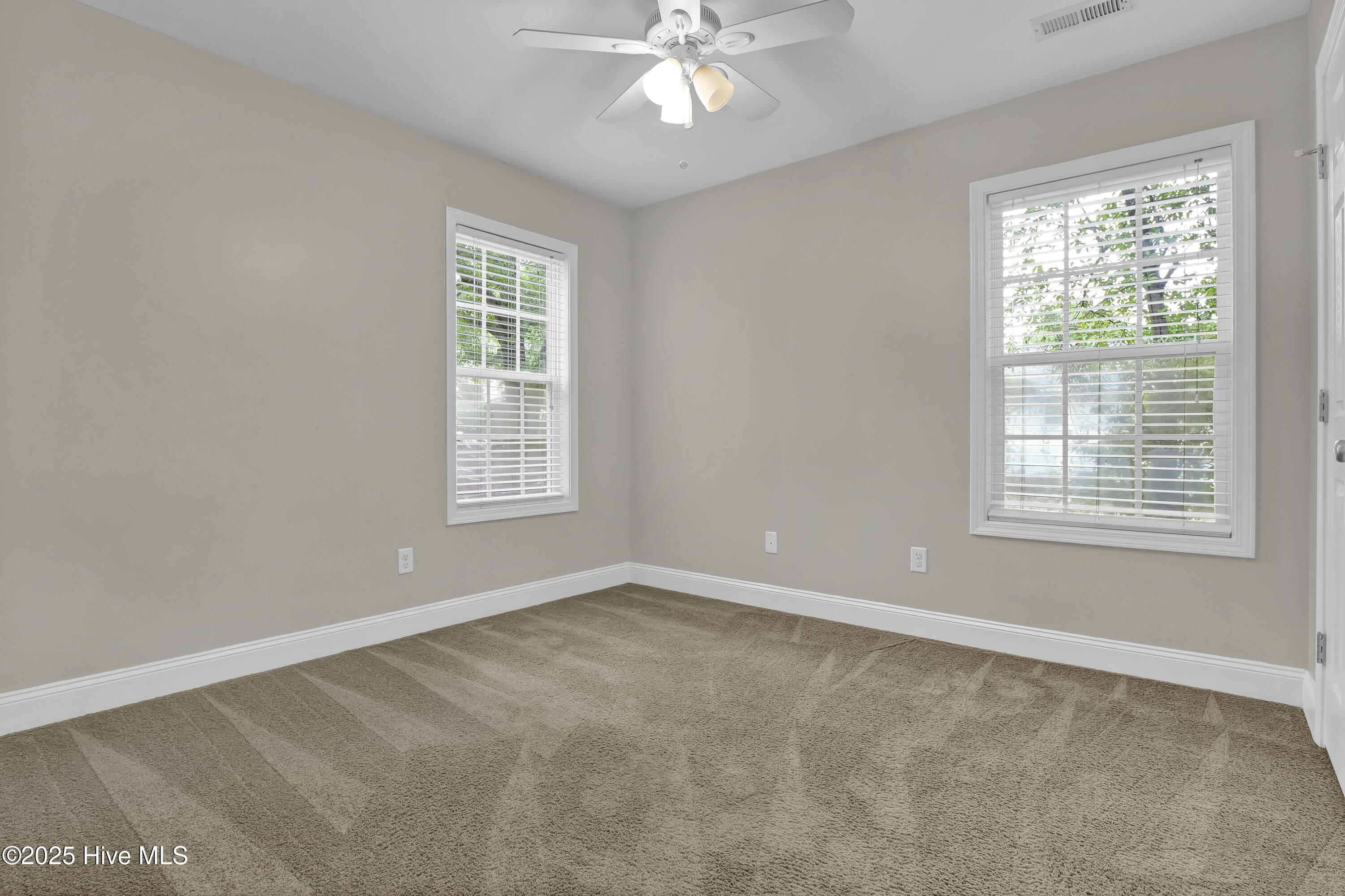 100531492 | Photo 24