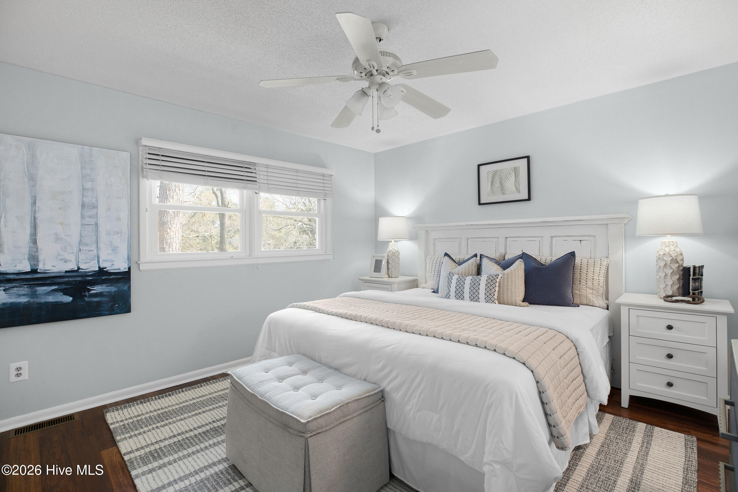 100561639 | Photo 25