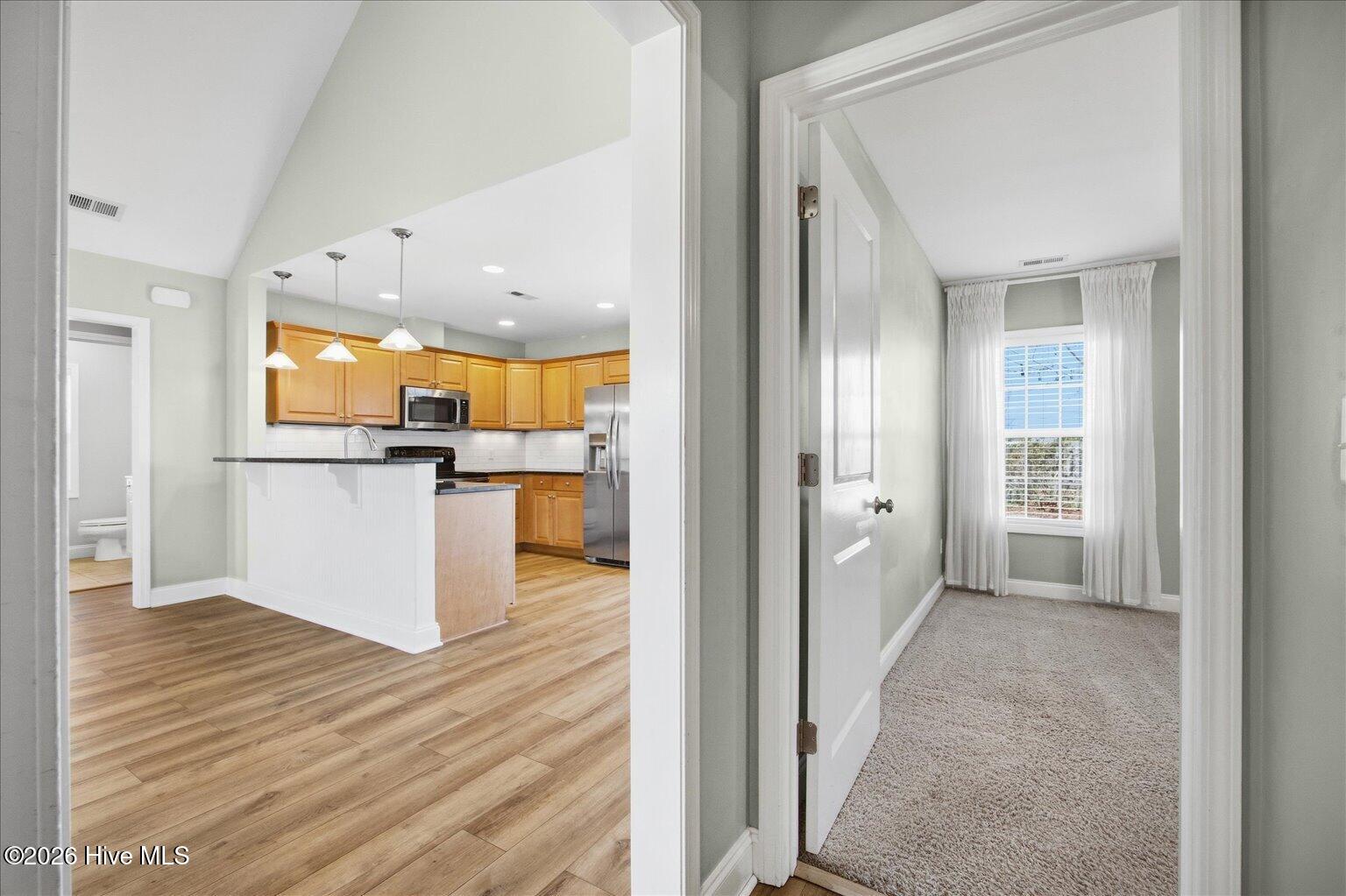 100561166 | Photo 17