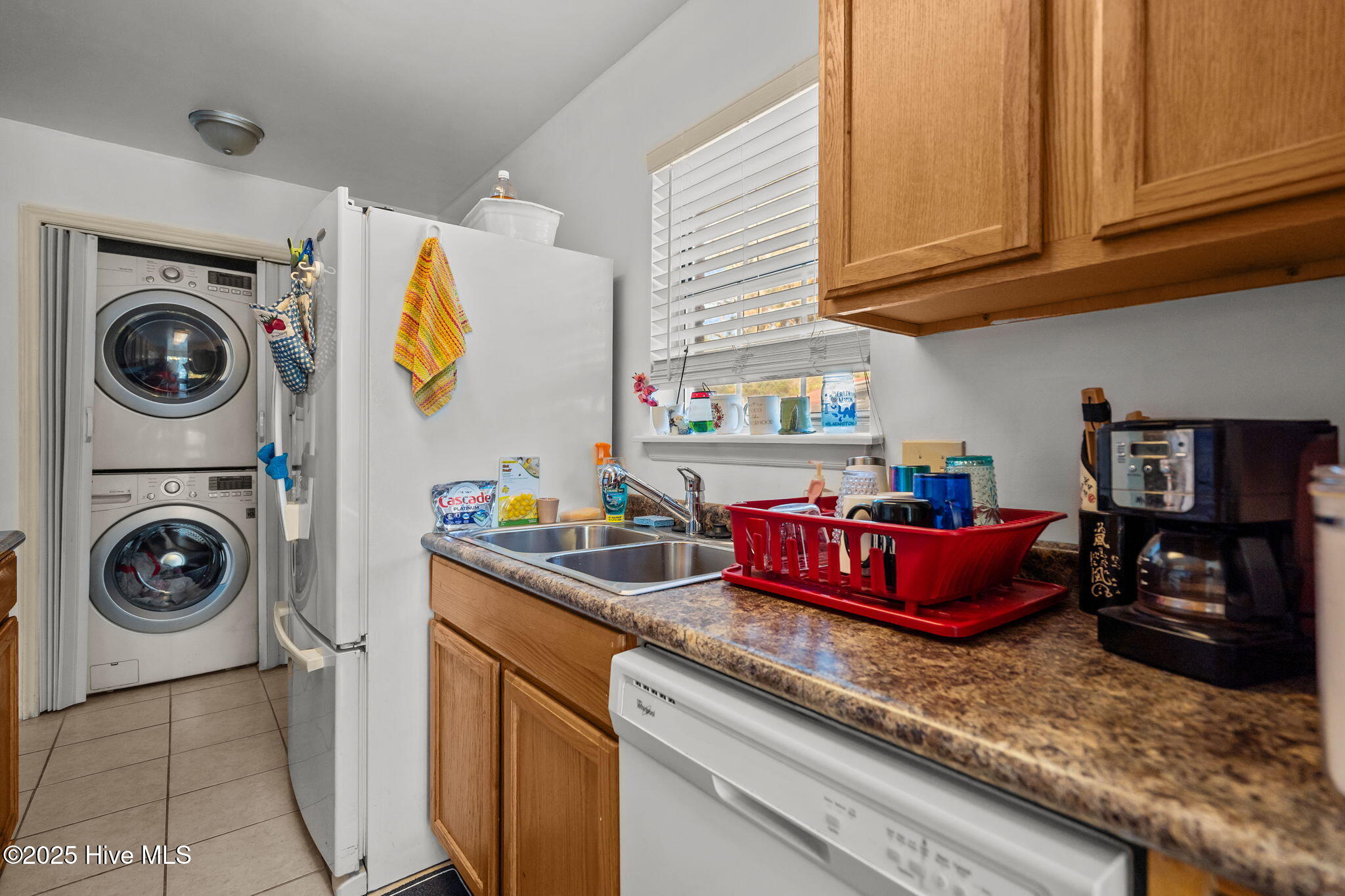 100559605 | Photo 12