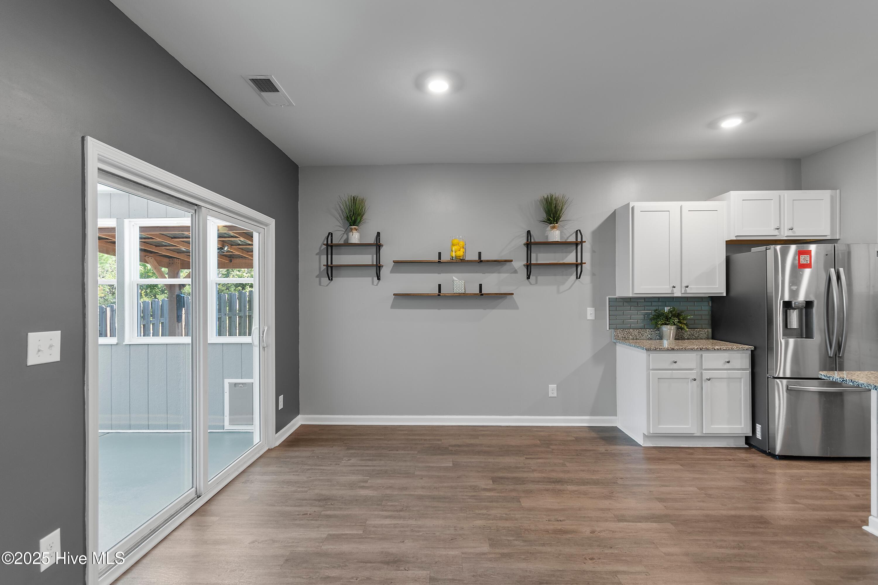 100537510 | Photo 21