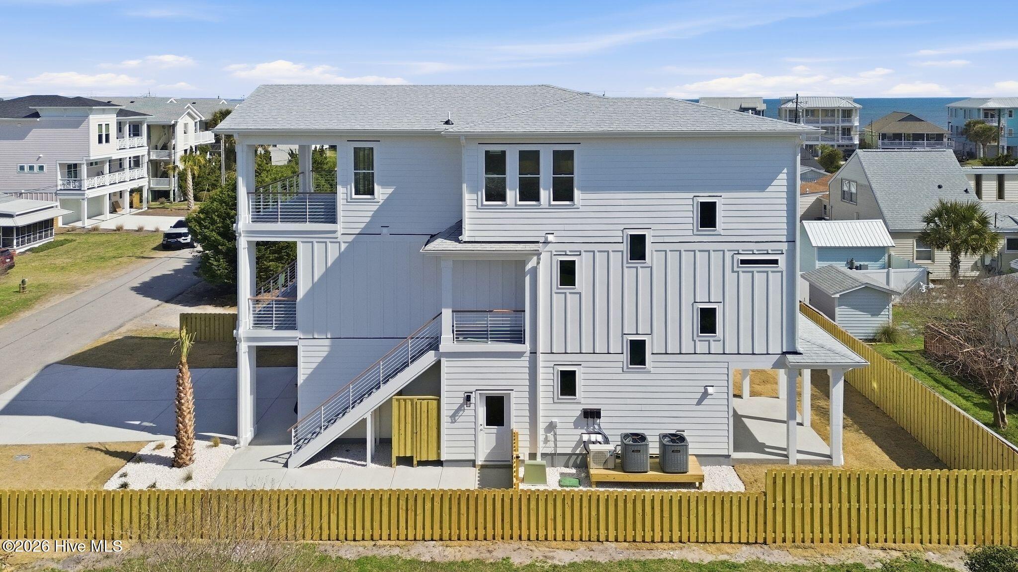 100558491 | Photo 81