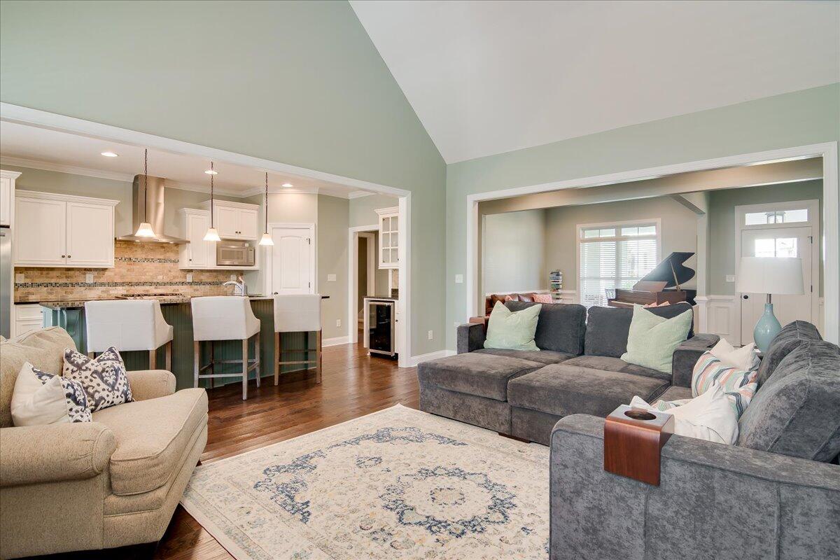 245 Oakbrook Drive