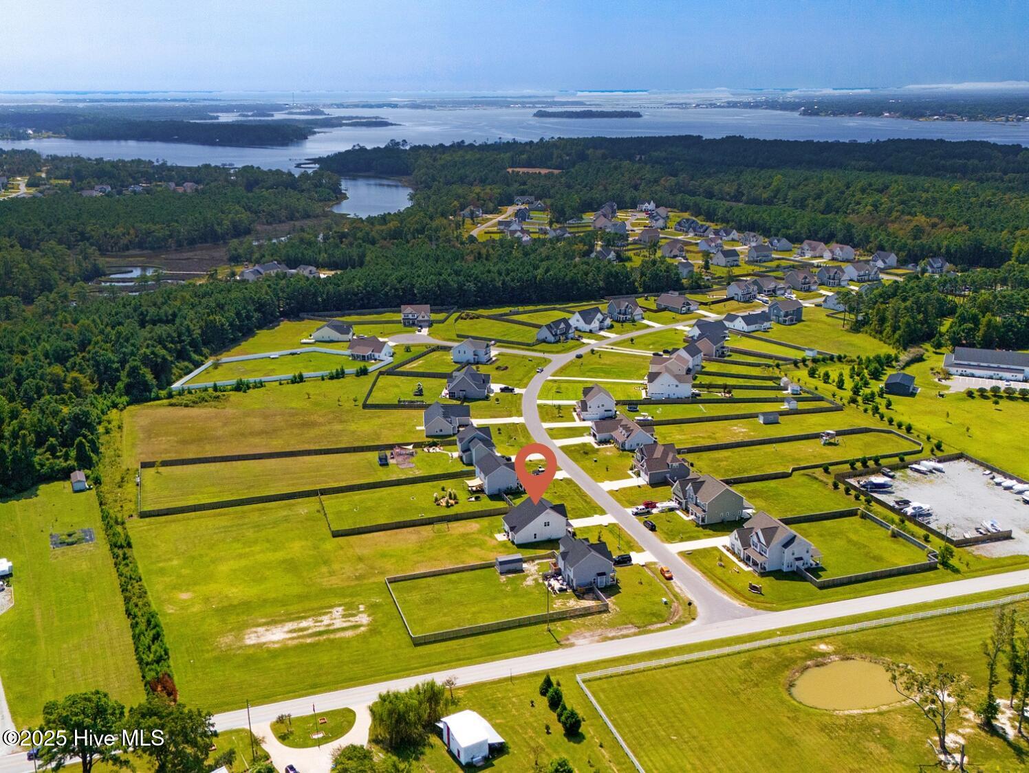 100532125 | Photo 10