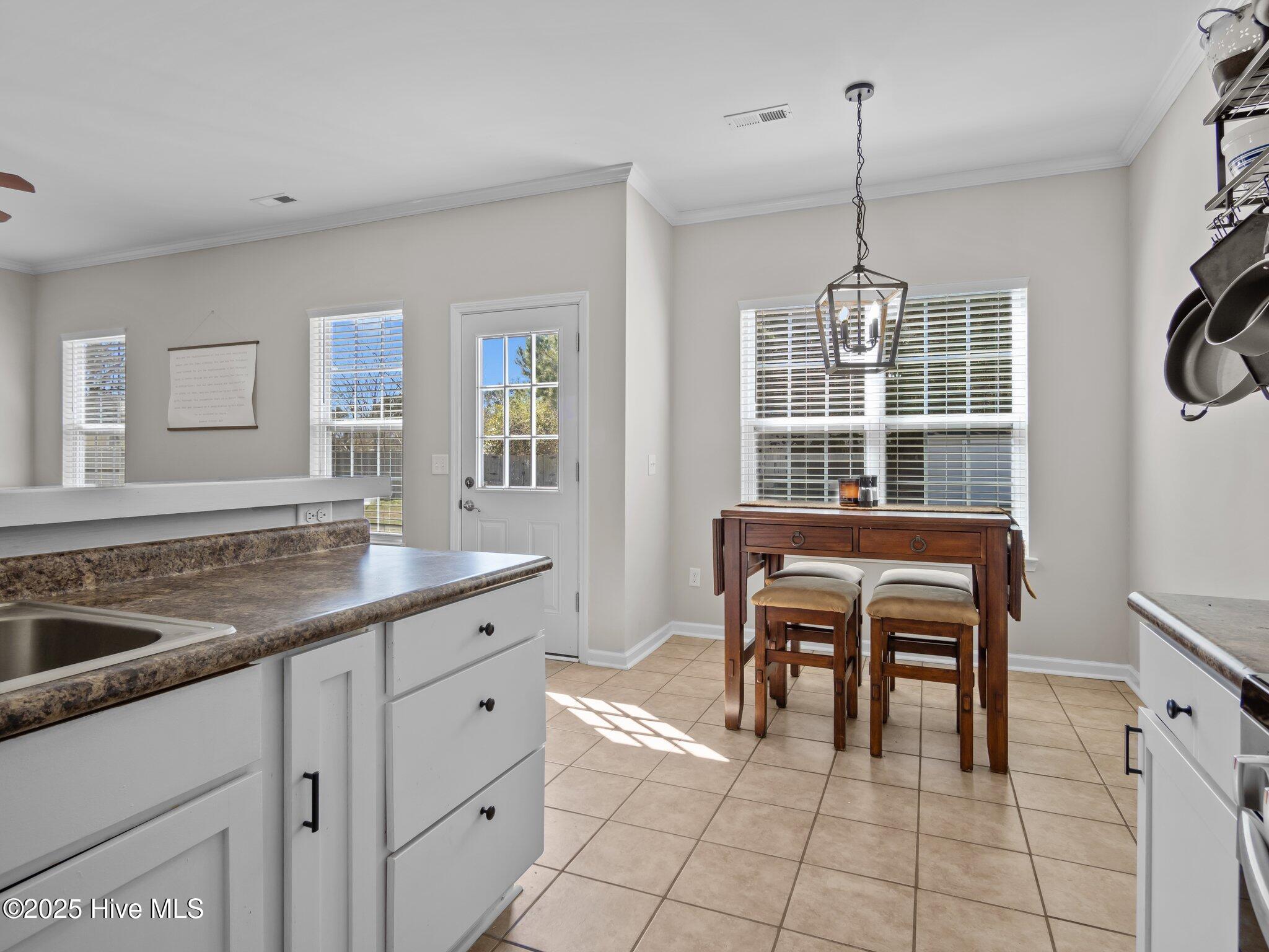 100561630 | Photo 22