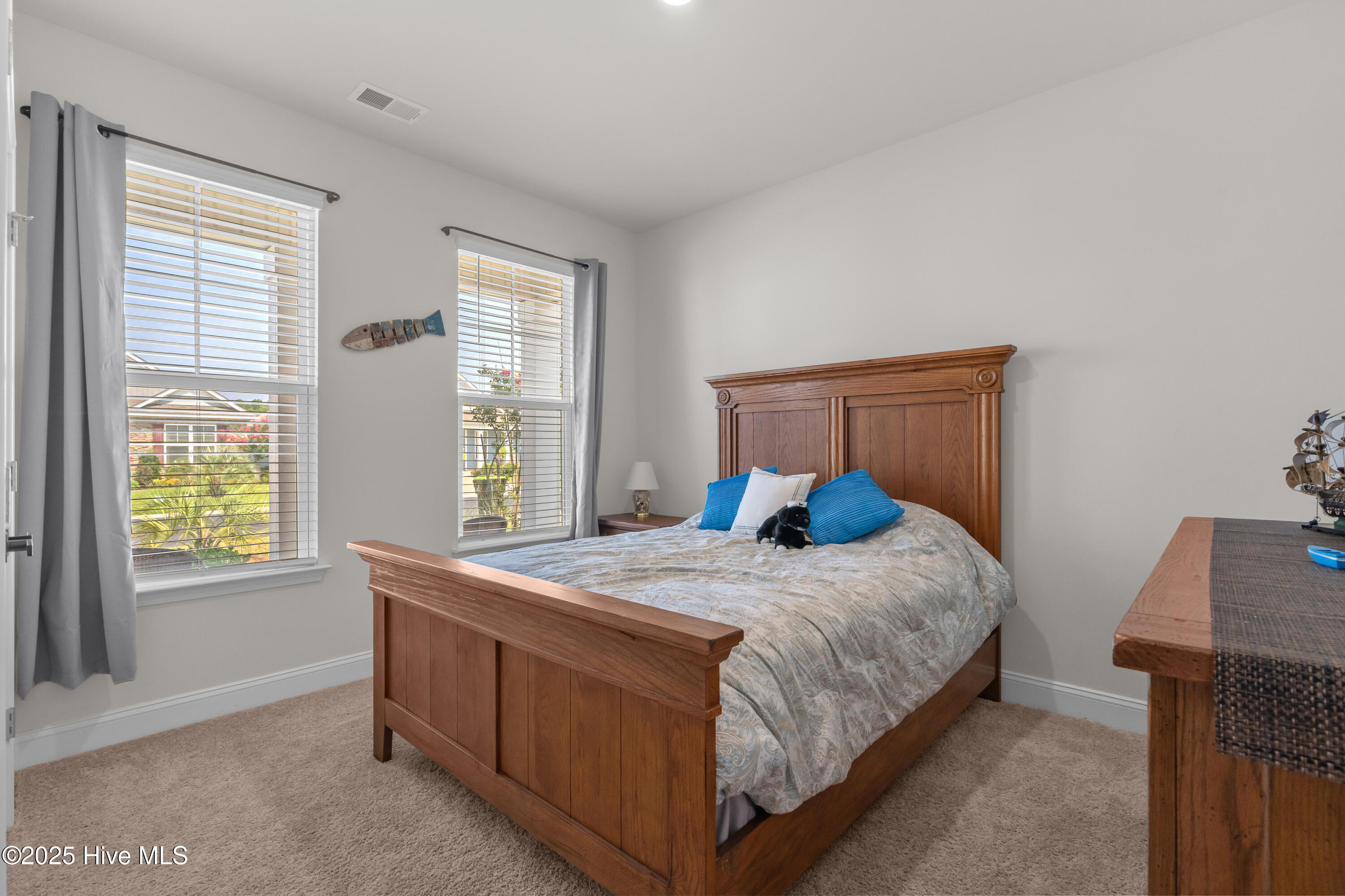 100549848 | Photo 21