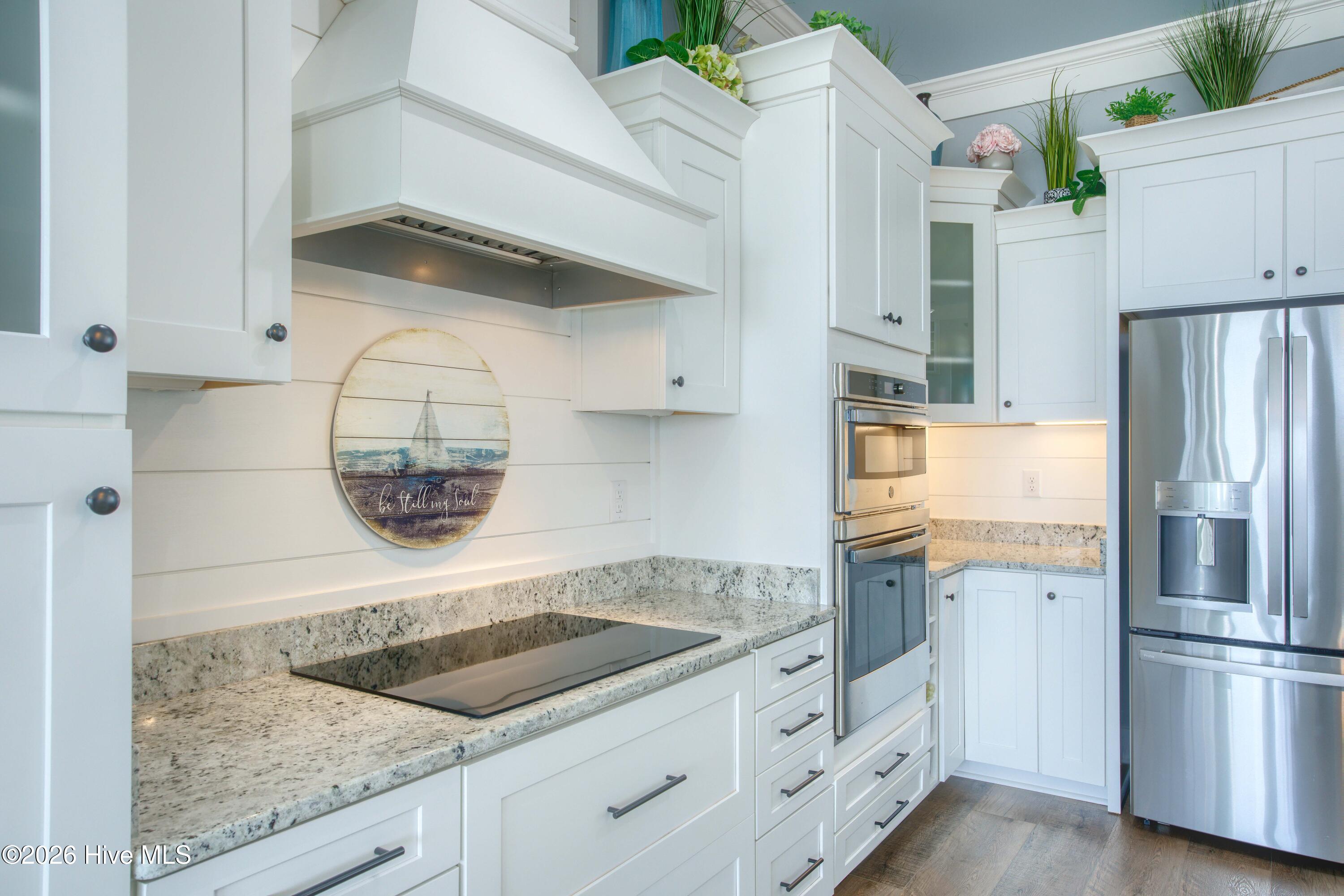 100559863 | Photo 12