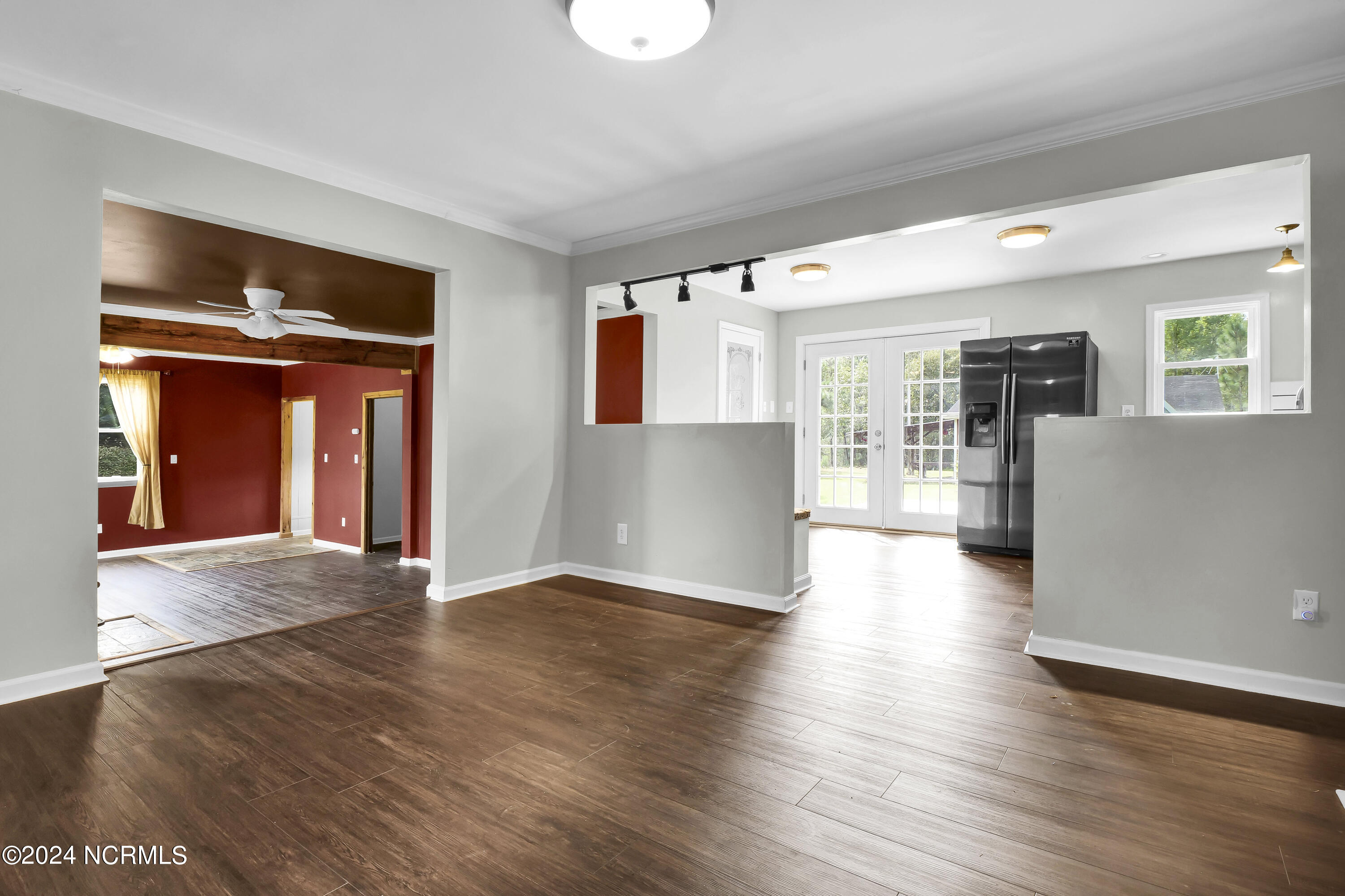 100546361 | Photo 11