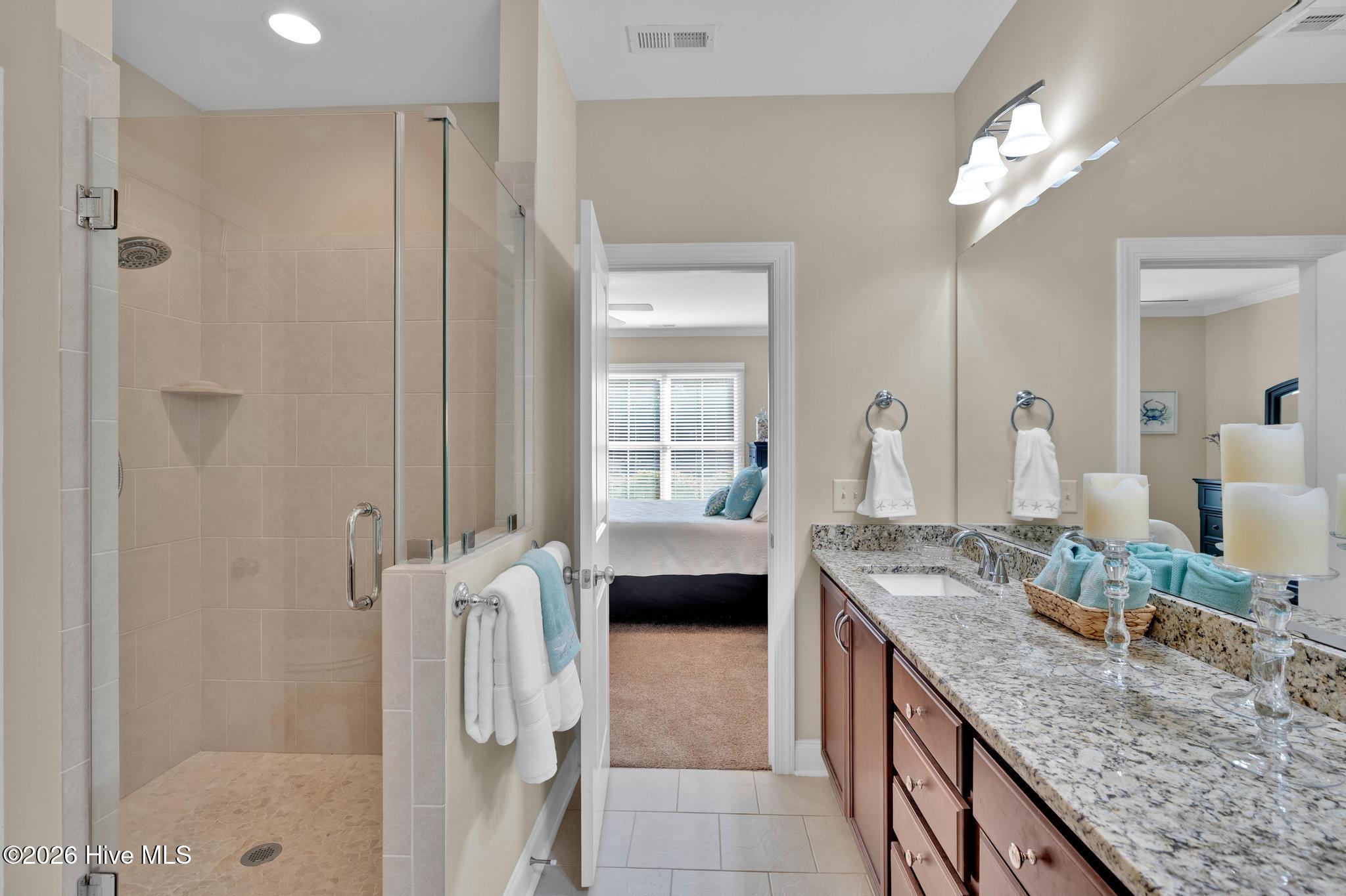 100556284 | Photo 23