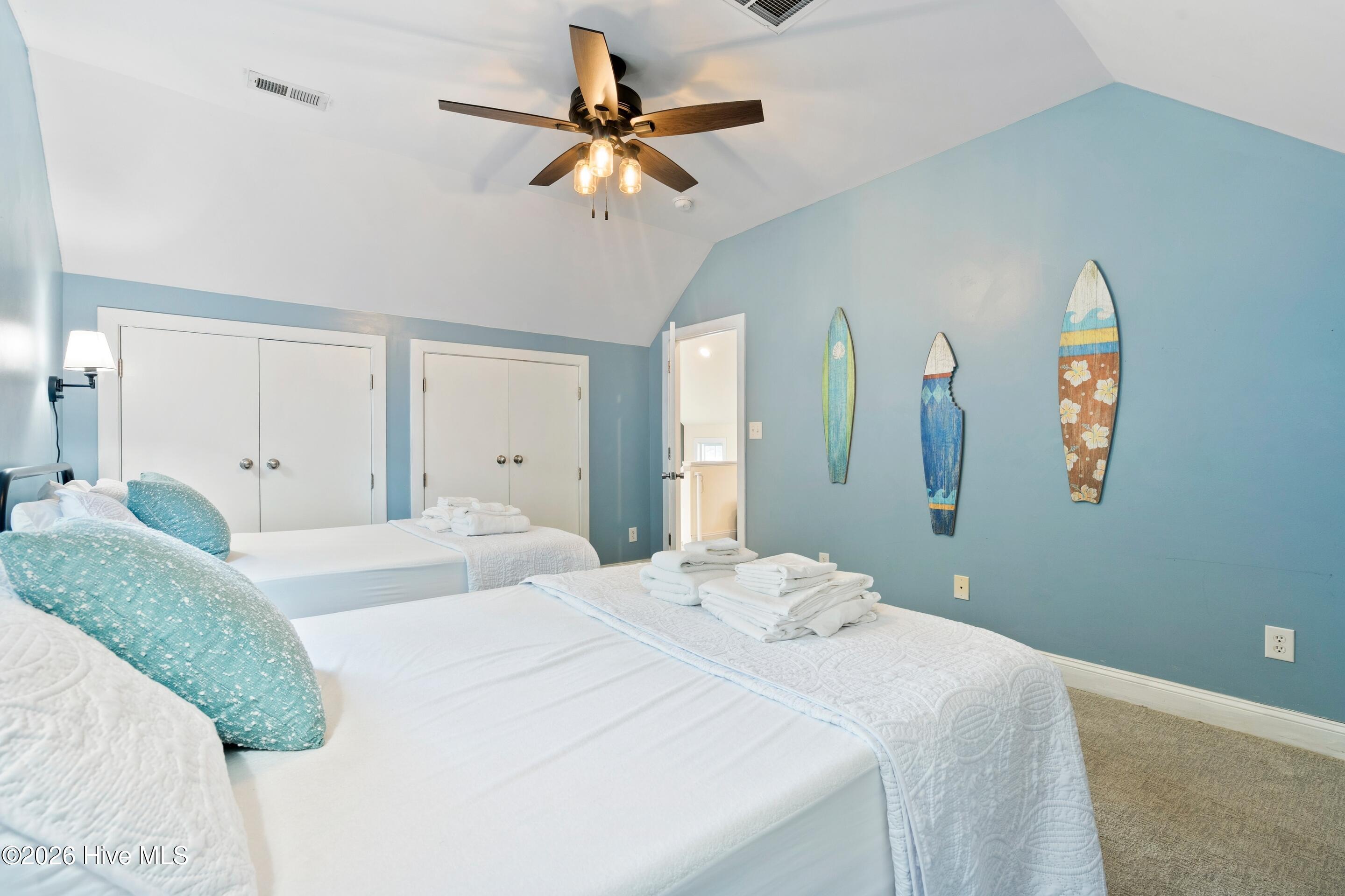 100549187 | Photo 60