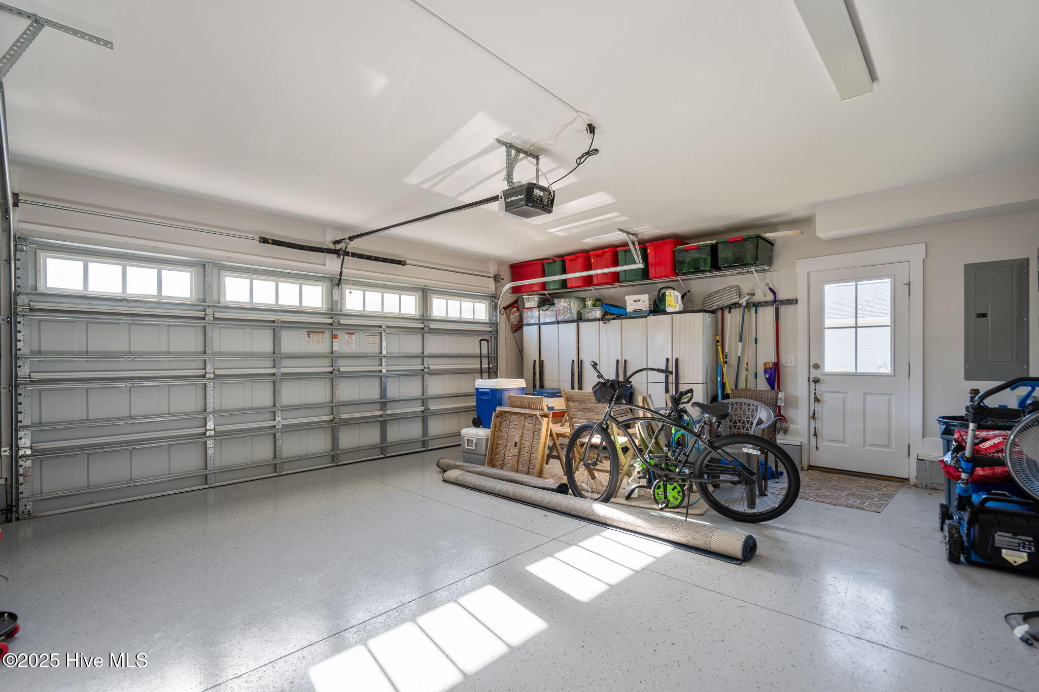 100537659 | Photo 38